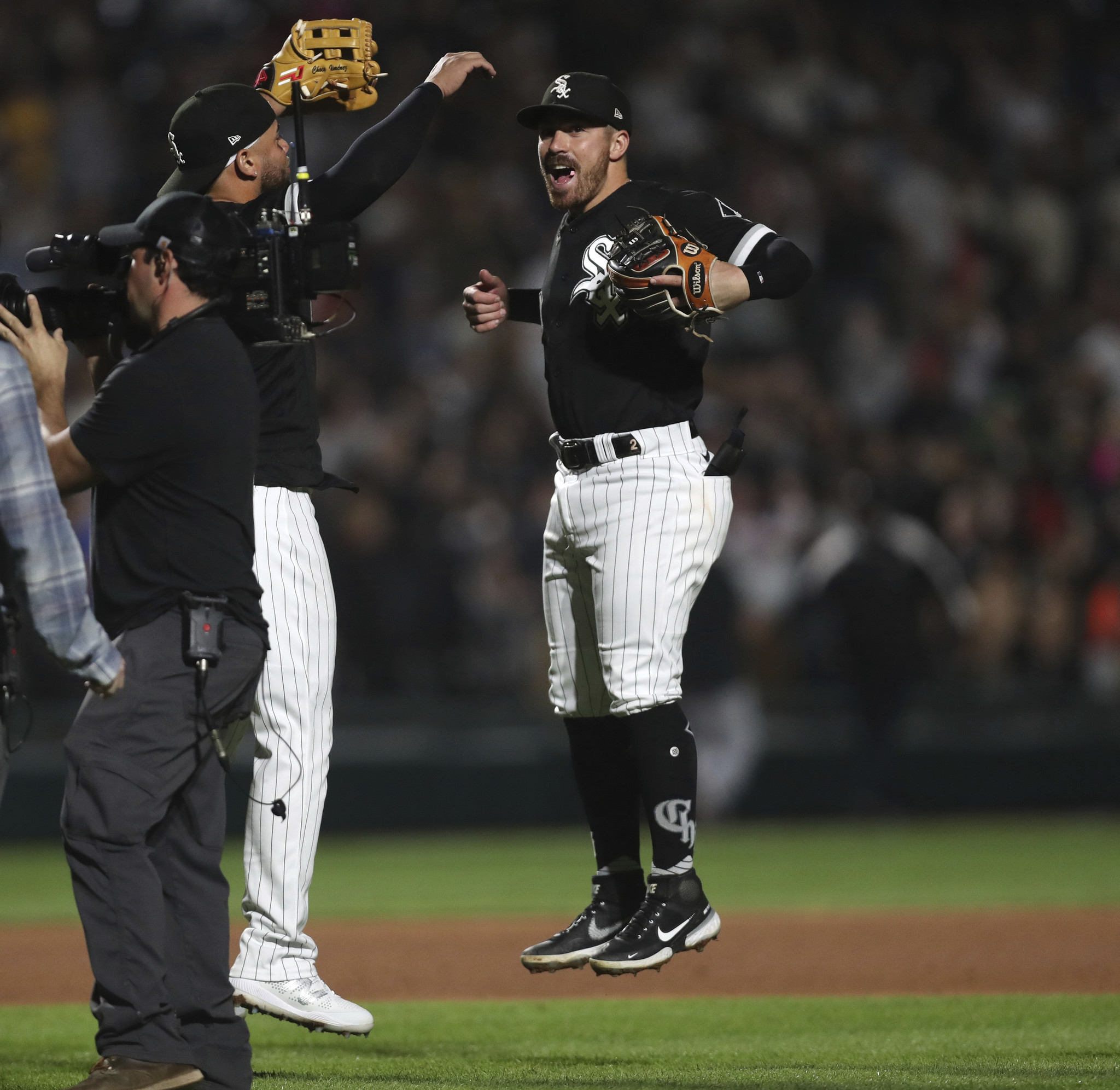 Moncada, Palka spark White Sox to 10-1 rout of Royals