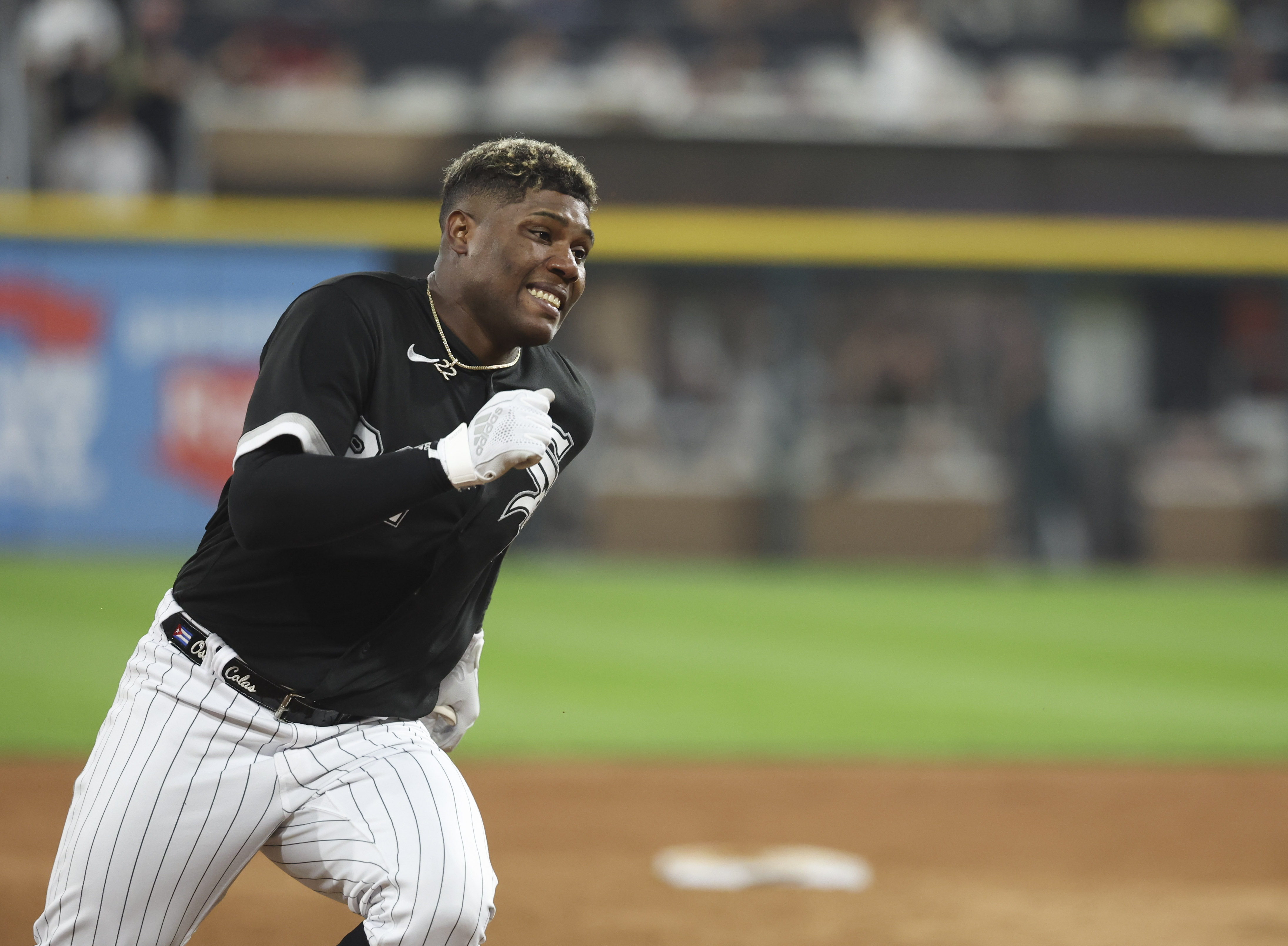 Chicago White Sox in spotlight with suspensions, scoreboard snubs