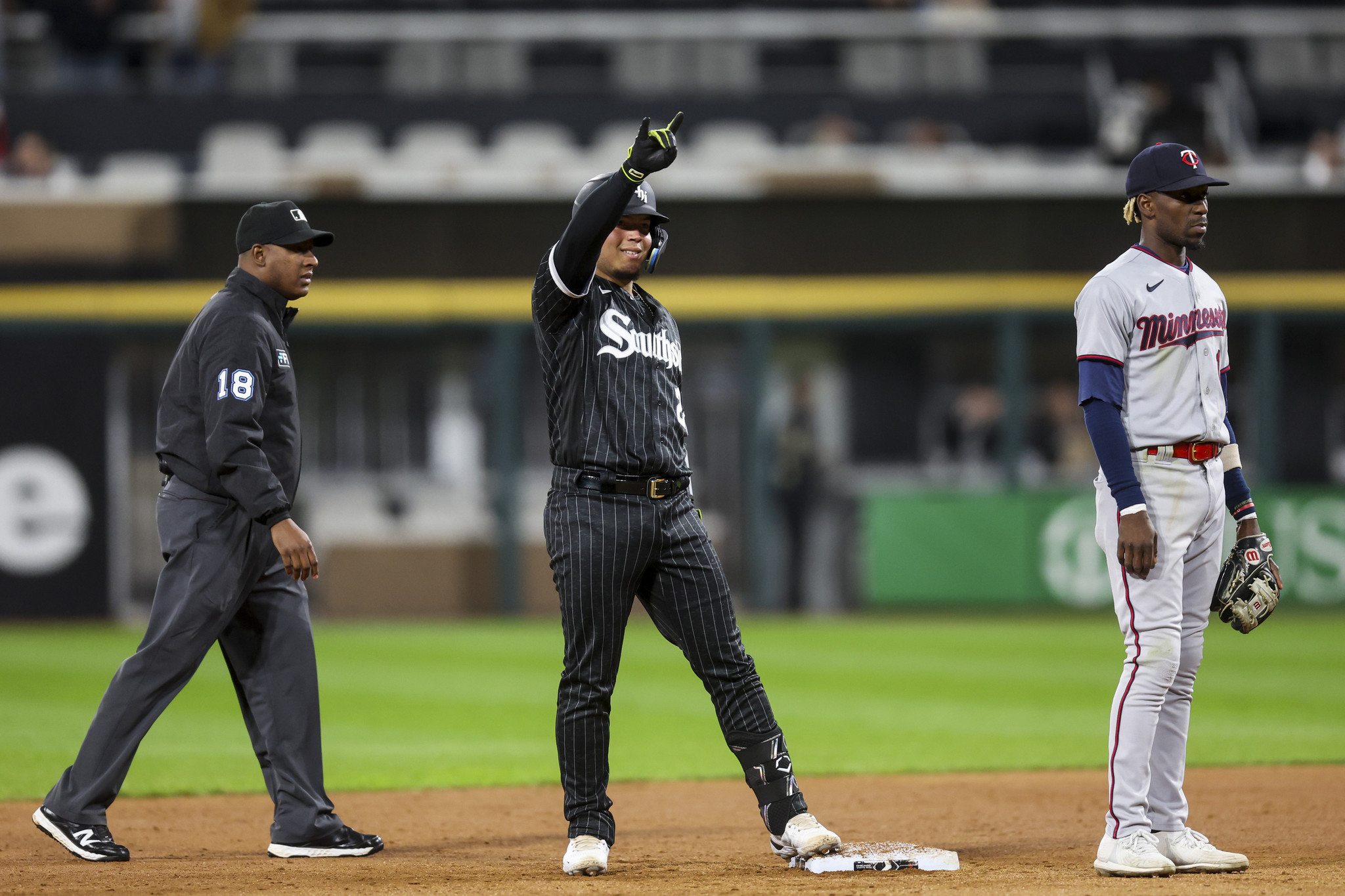 MLB rumors: White Sox's Tony LaRussa taps Yankees for new bench