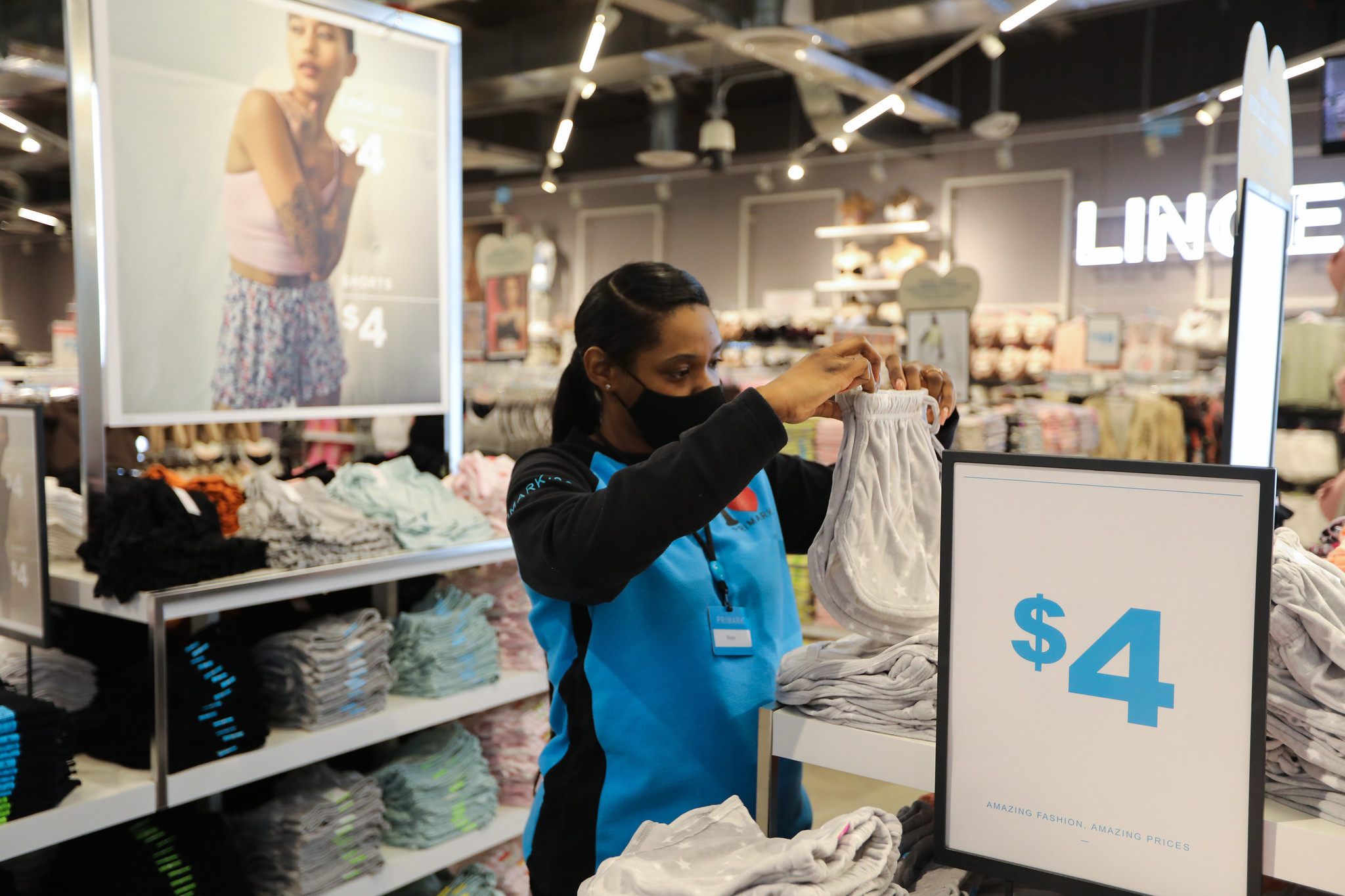 Primark opens on pandemic-scarred State