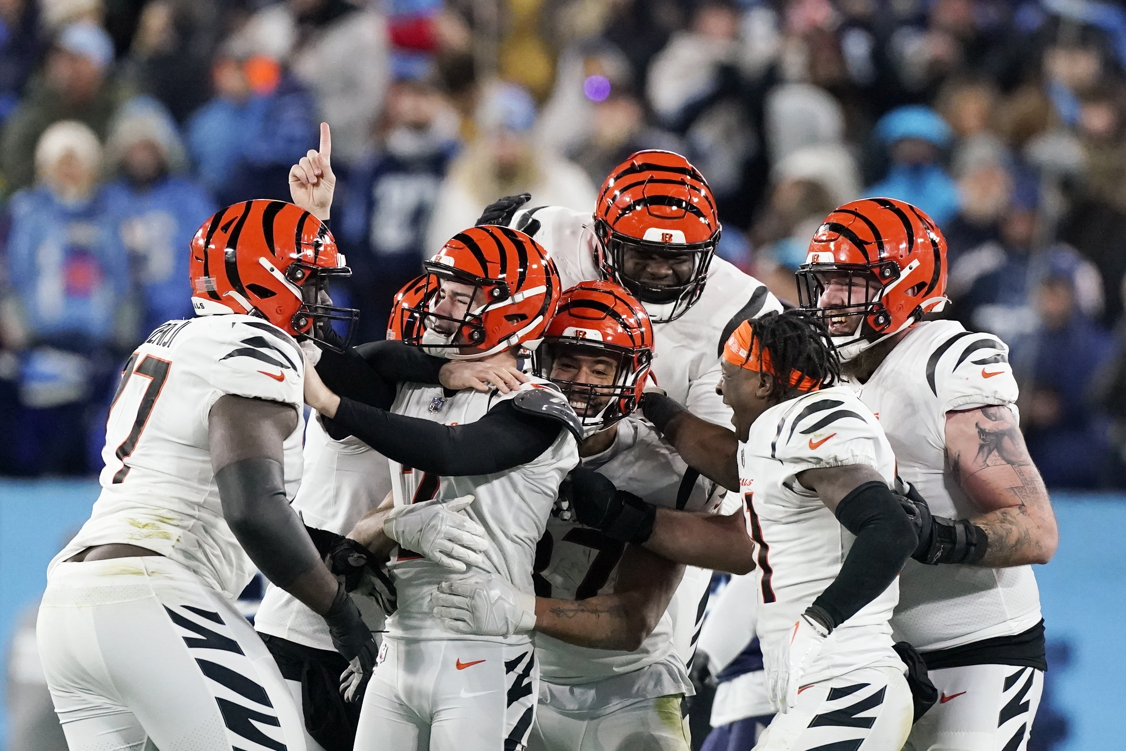 NFL playoffs: Cincinnati Bengals beat Tennessee Titans 19-16