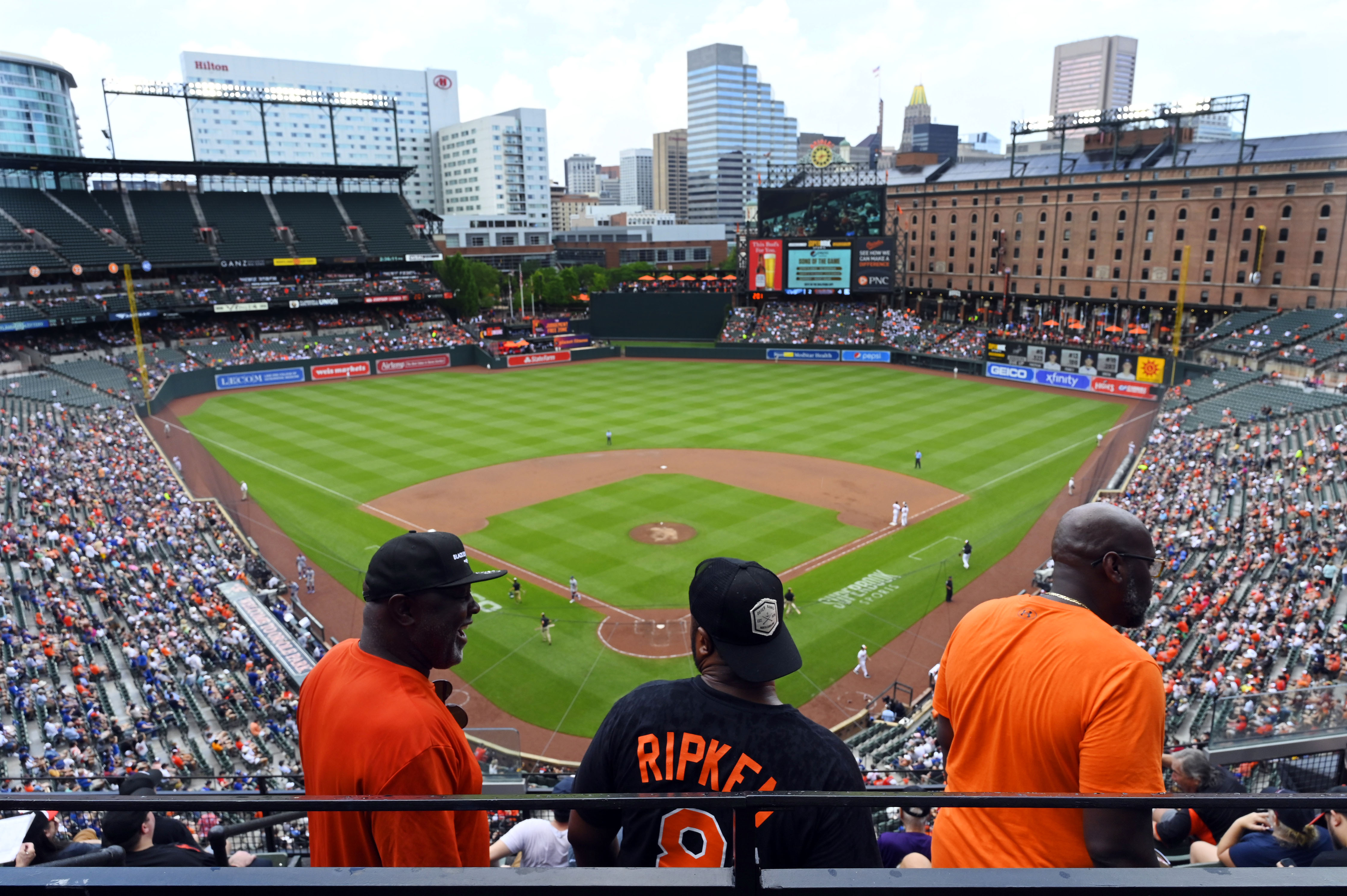 Baltimore Orioles decline lease extension, wants long-term agreement