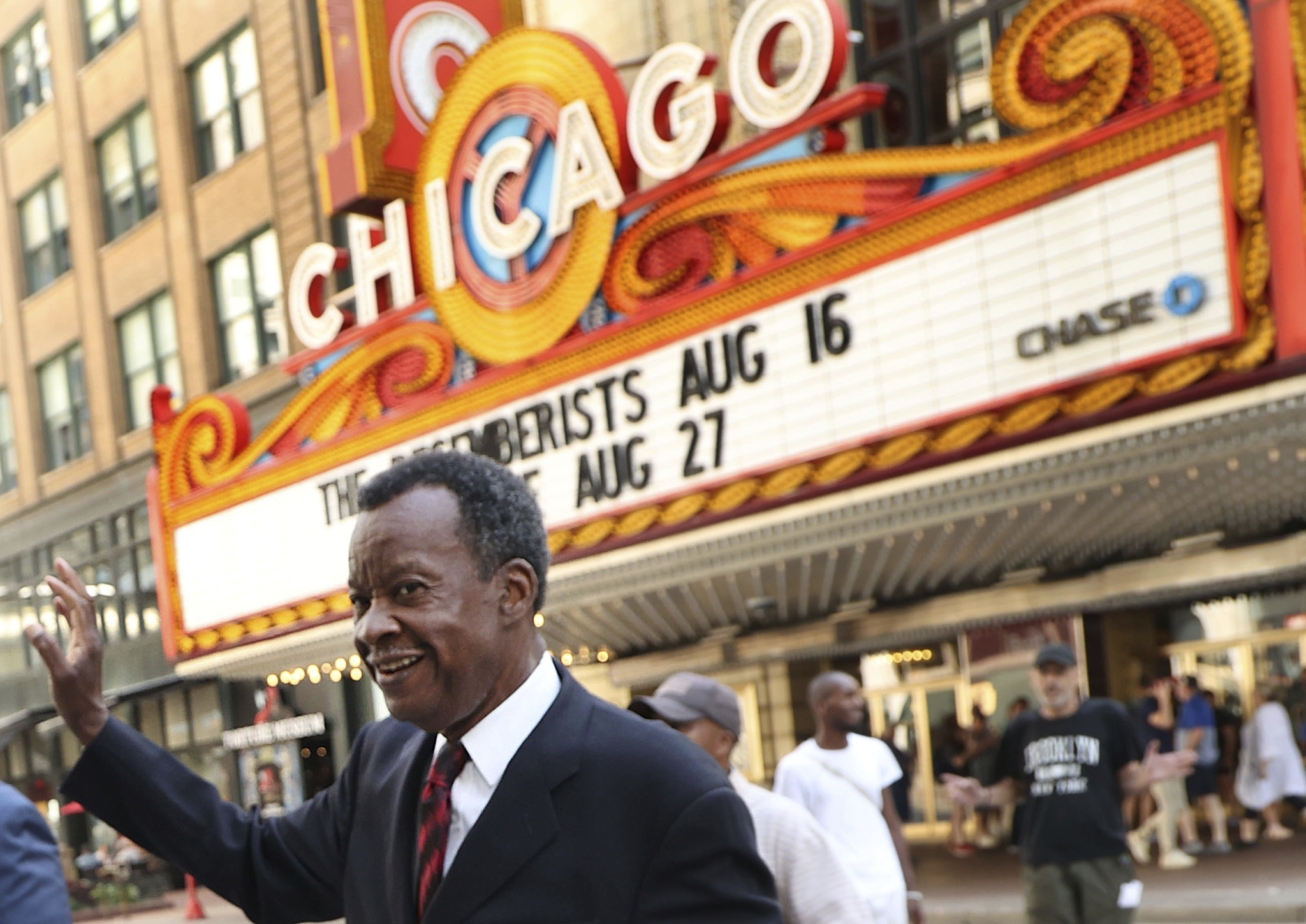 Willie Wilson announces 3rd gas giveaway - Chicago Sun-Times