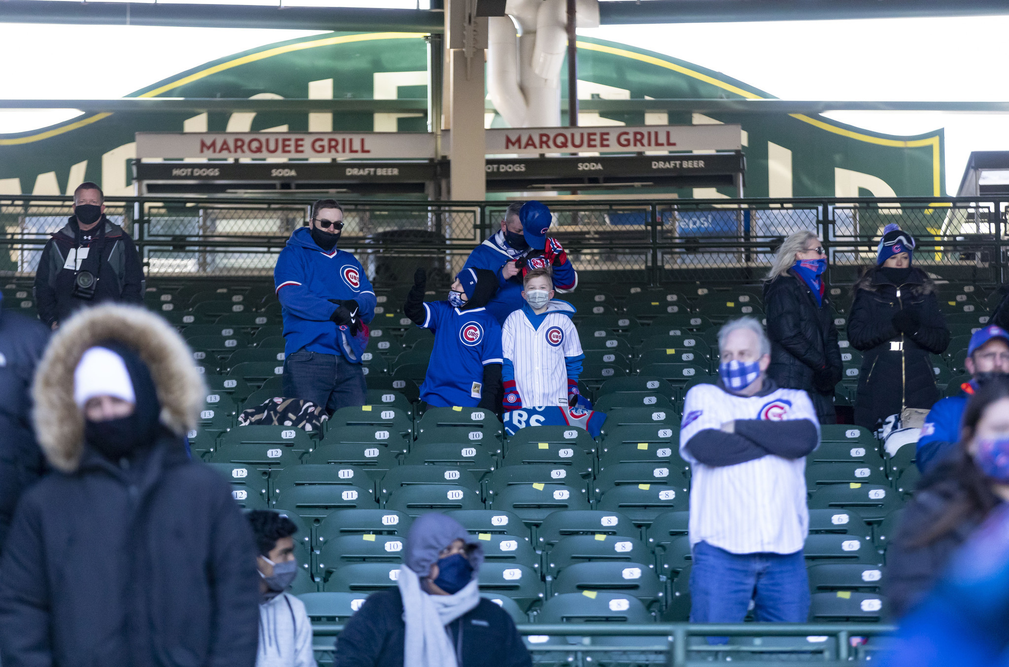COVID Chicago: Cubs, White Sox fans can return to Wrigley Field