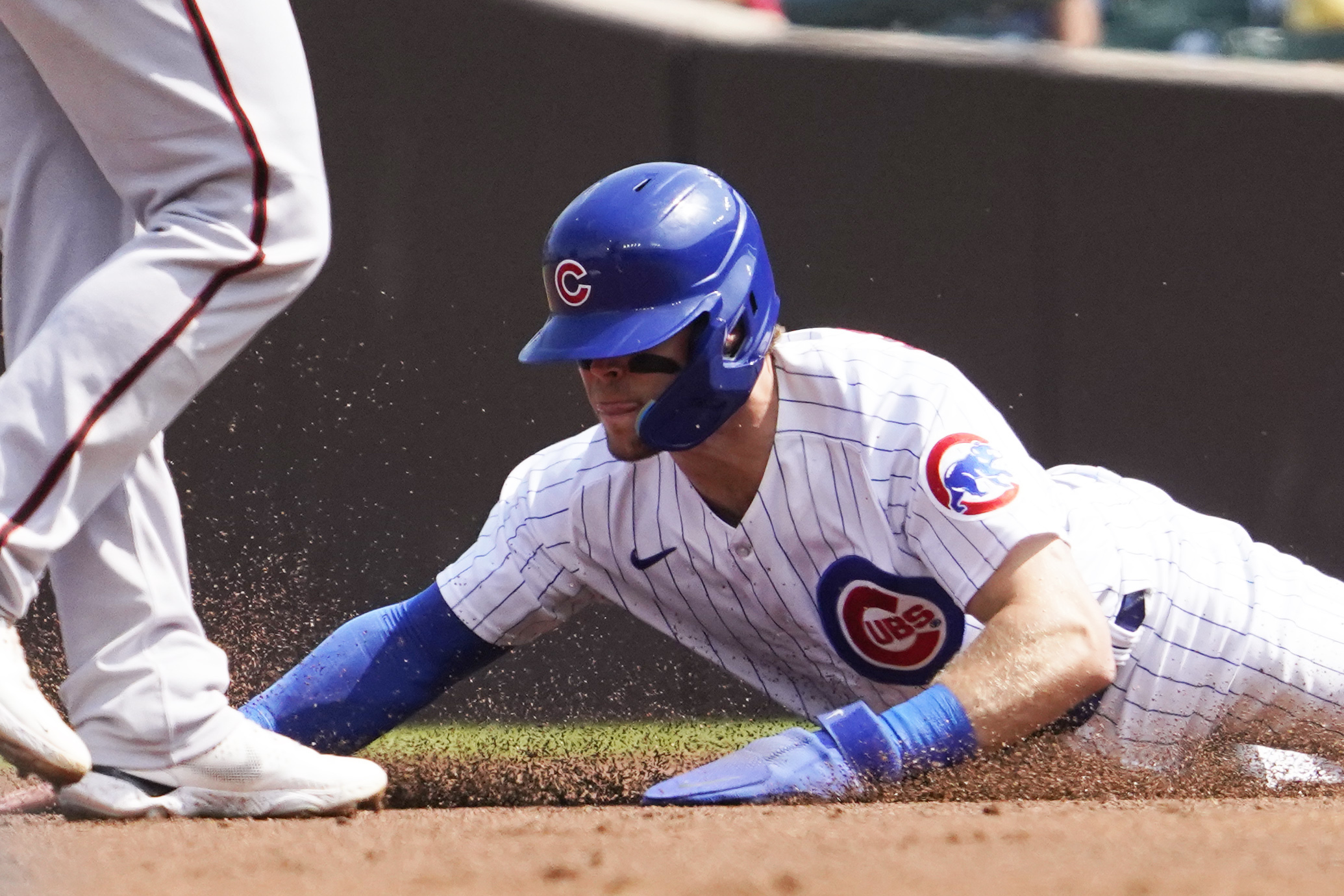 Moving back to second base no issue for Cubs' Hoerner