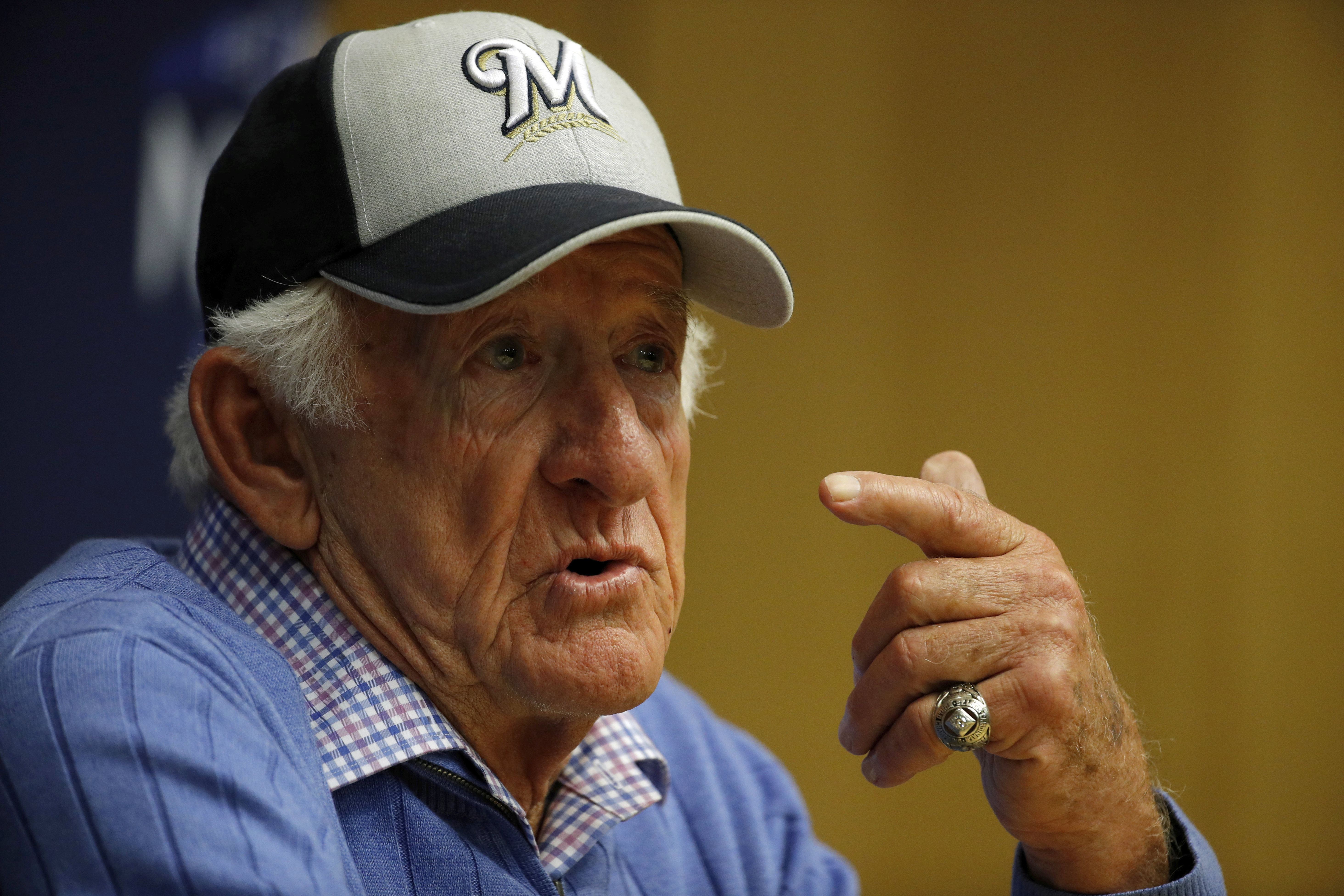 Year with Uecker: May