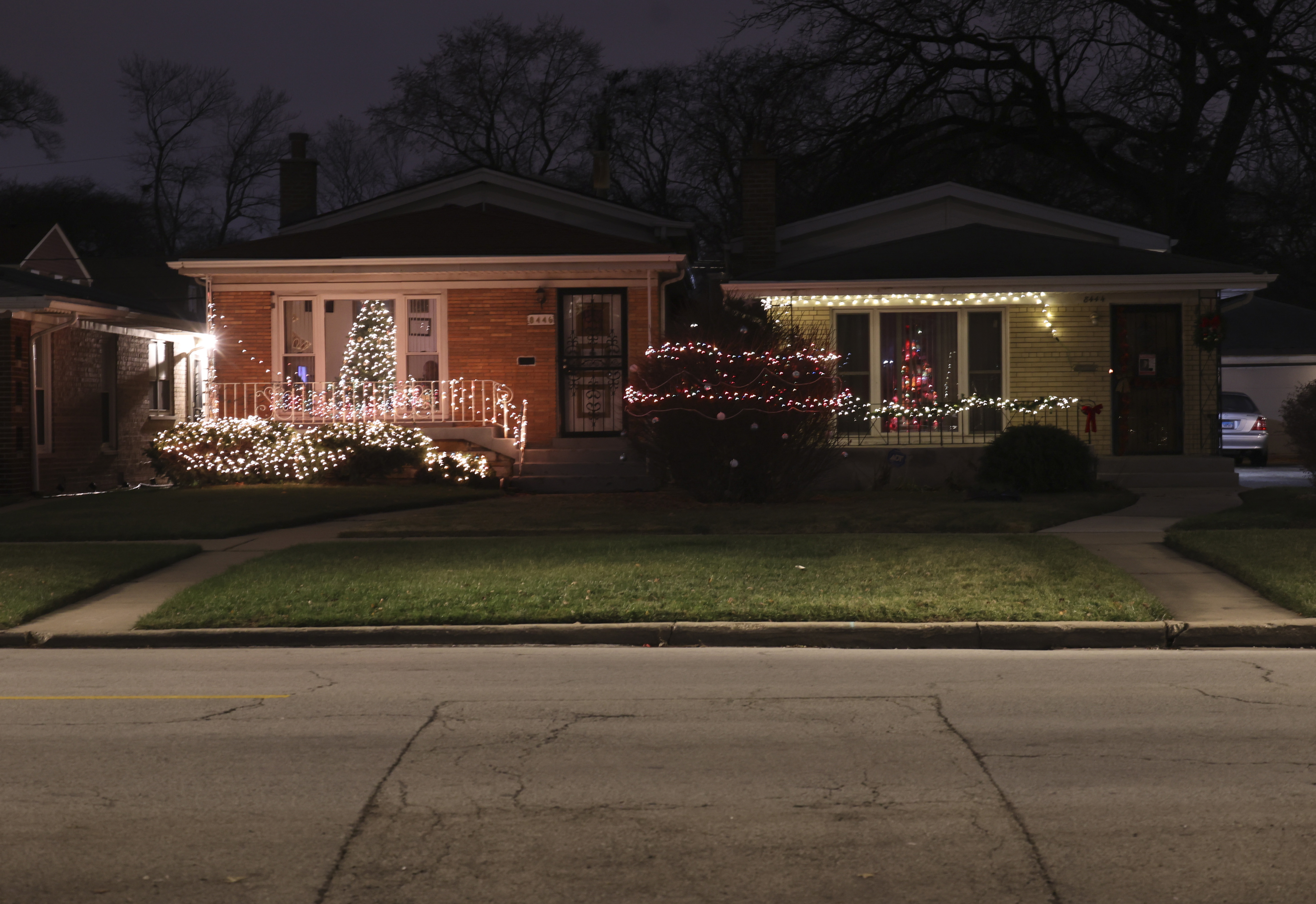 On Chicago's South Side, volunteers decorate homes for the holidays, aim to  help others, build community - Chicago Sun-Times