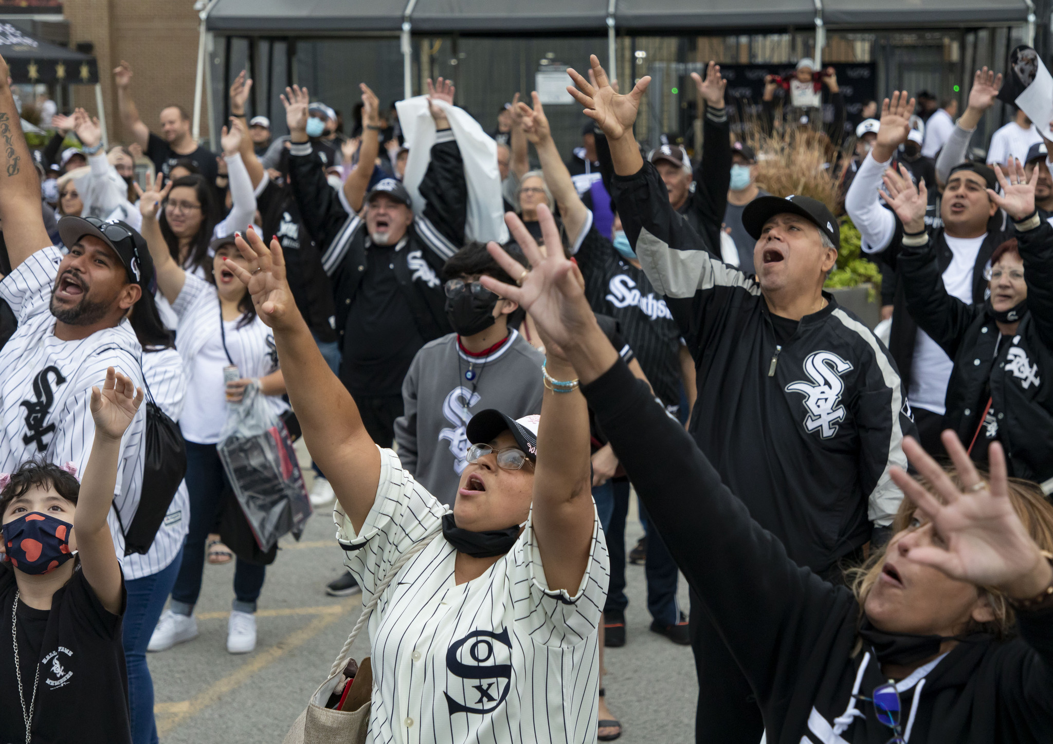 Latino White Sox fans feel embraced by the team