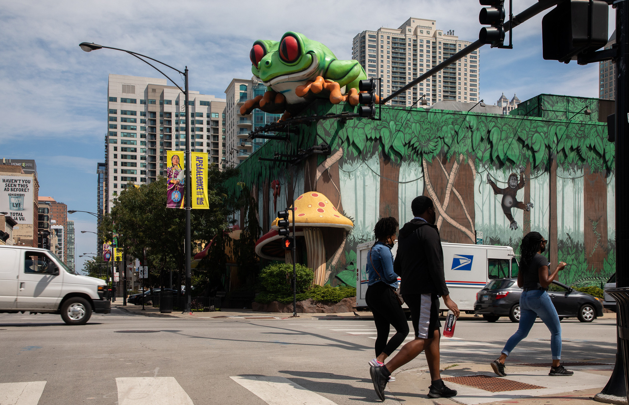 So I know The Rainforest Cafe closes in Woodfield Mall but I didn't know  this would be opening in its place : r/chicago
