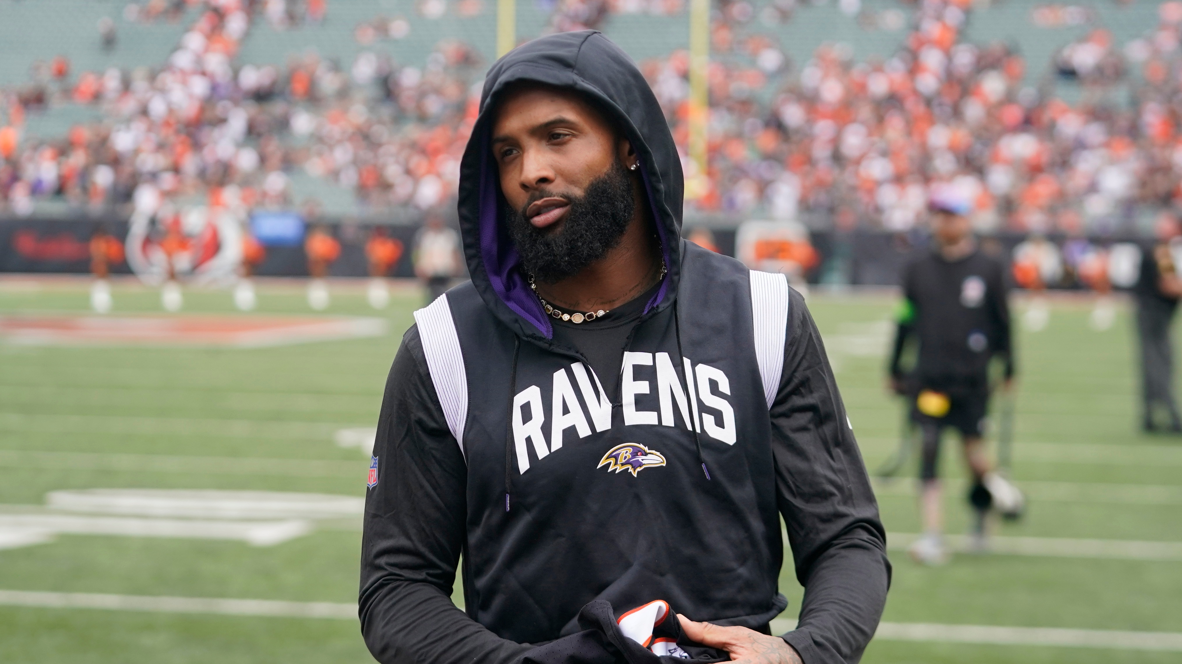 Ravens WR Odell Beckham Jr. leaves Bengals game with an ankle injury