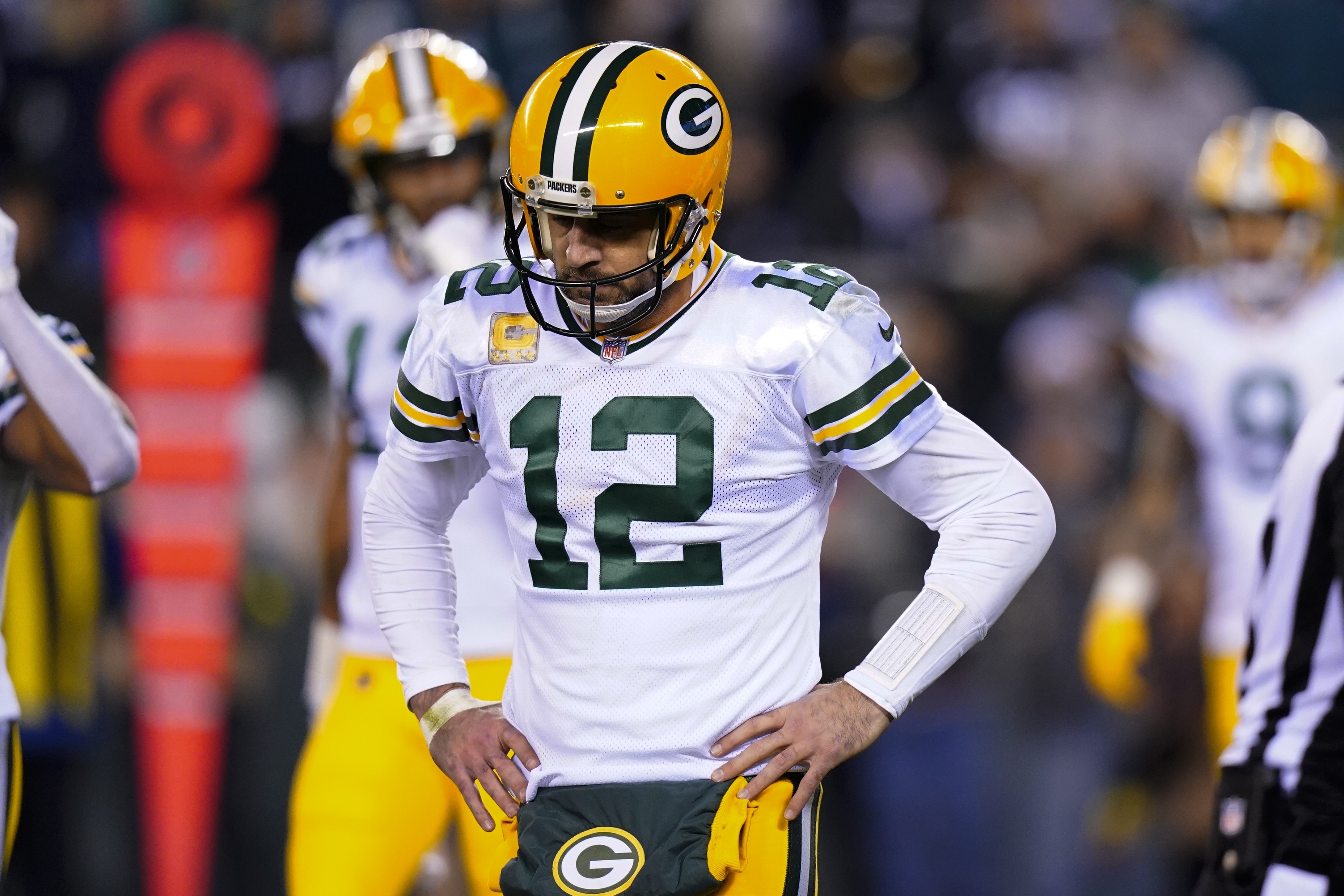 Aaron Rodgers injury update: Packers QB leaves 'Sunday Night