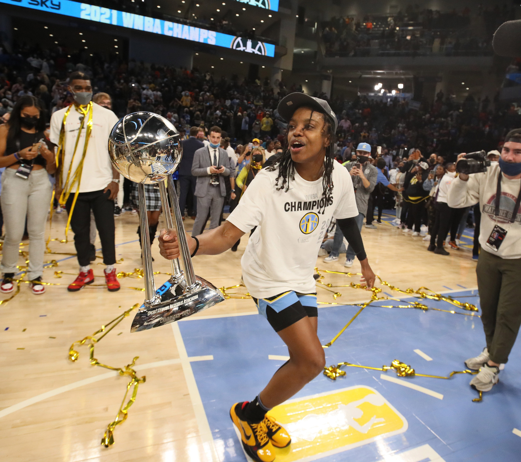 WNBA on X: 🏆 CHAMPIONS 🏆 For the first time in franchise history, the @ chicagosky are #WNBA champs! #WNBAFinals presented by @TV   / X