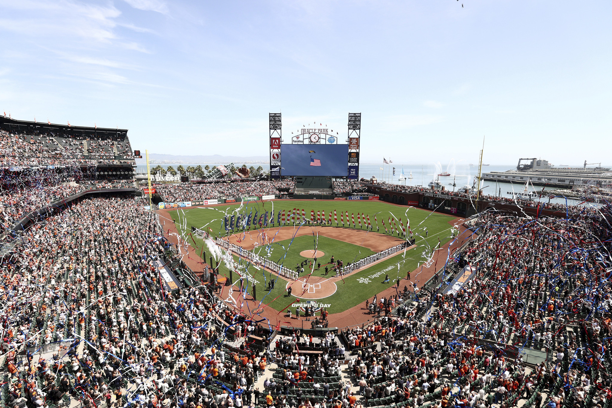 Oracle Park Attractions, Fan Lot