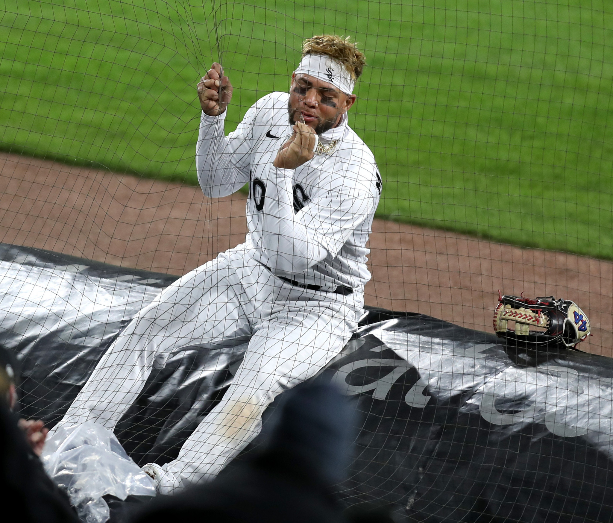 Yoan Moncada's homer, six RBIs helps White Sox split four-game series with  A's