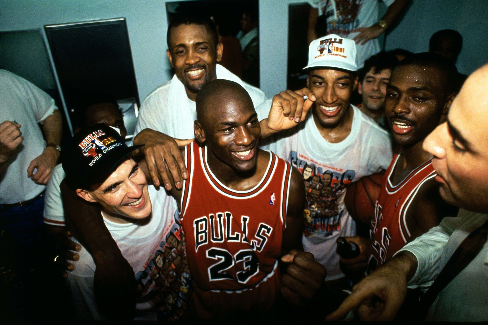 Michael Jordan Signed Running Photo - Entertainment Earth