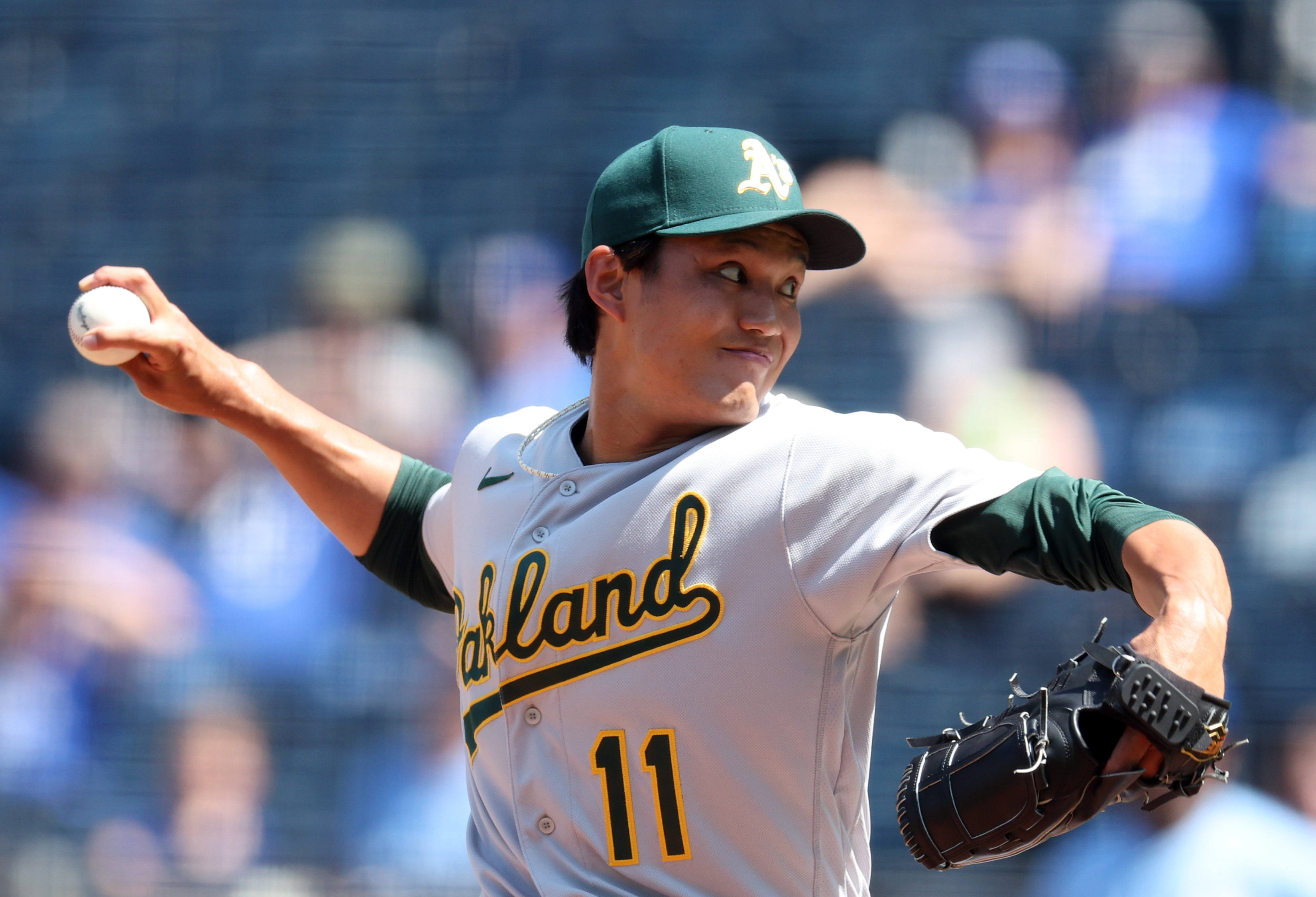 A's trade right-hander Shintaro Fujinami to Orioles for minor