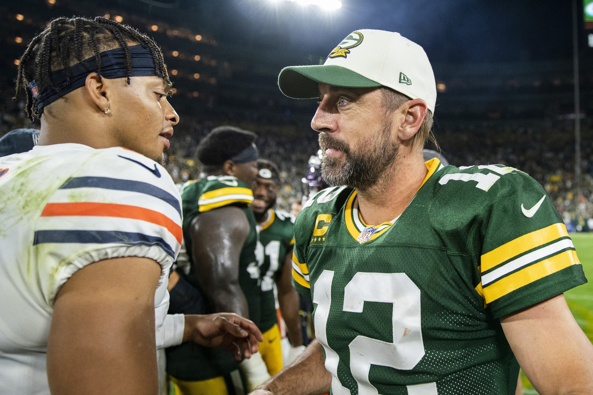 Column: Justin Fields vs. Aaron Rodgers is what Bears-Packers needs