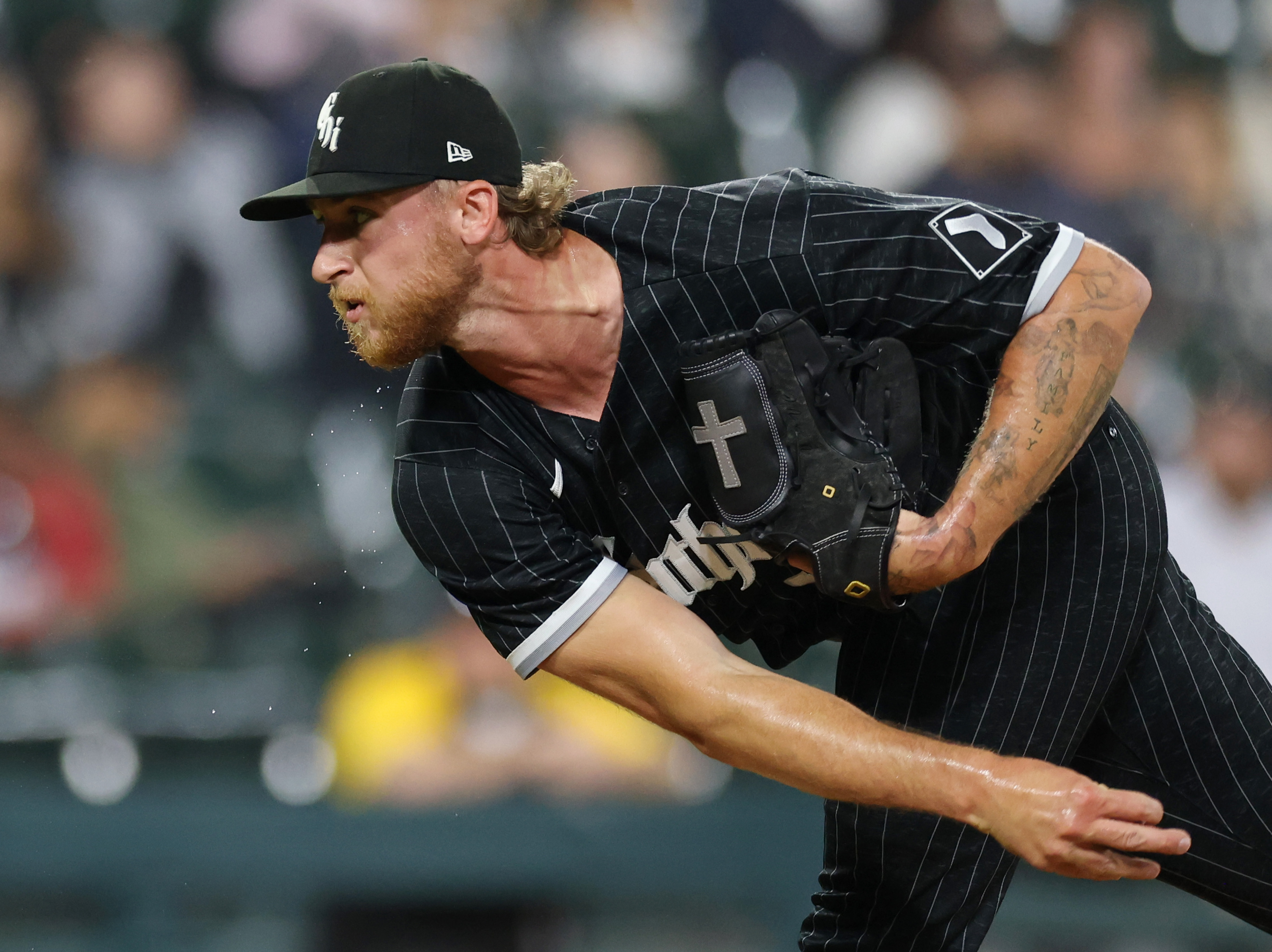 Kopech exits White Sox game vs Rangers with knee discomfort