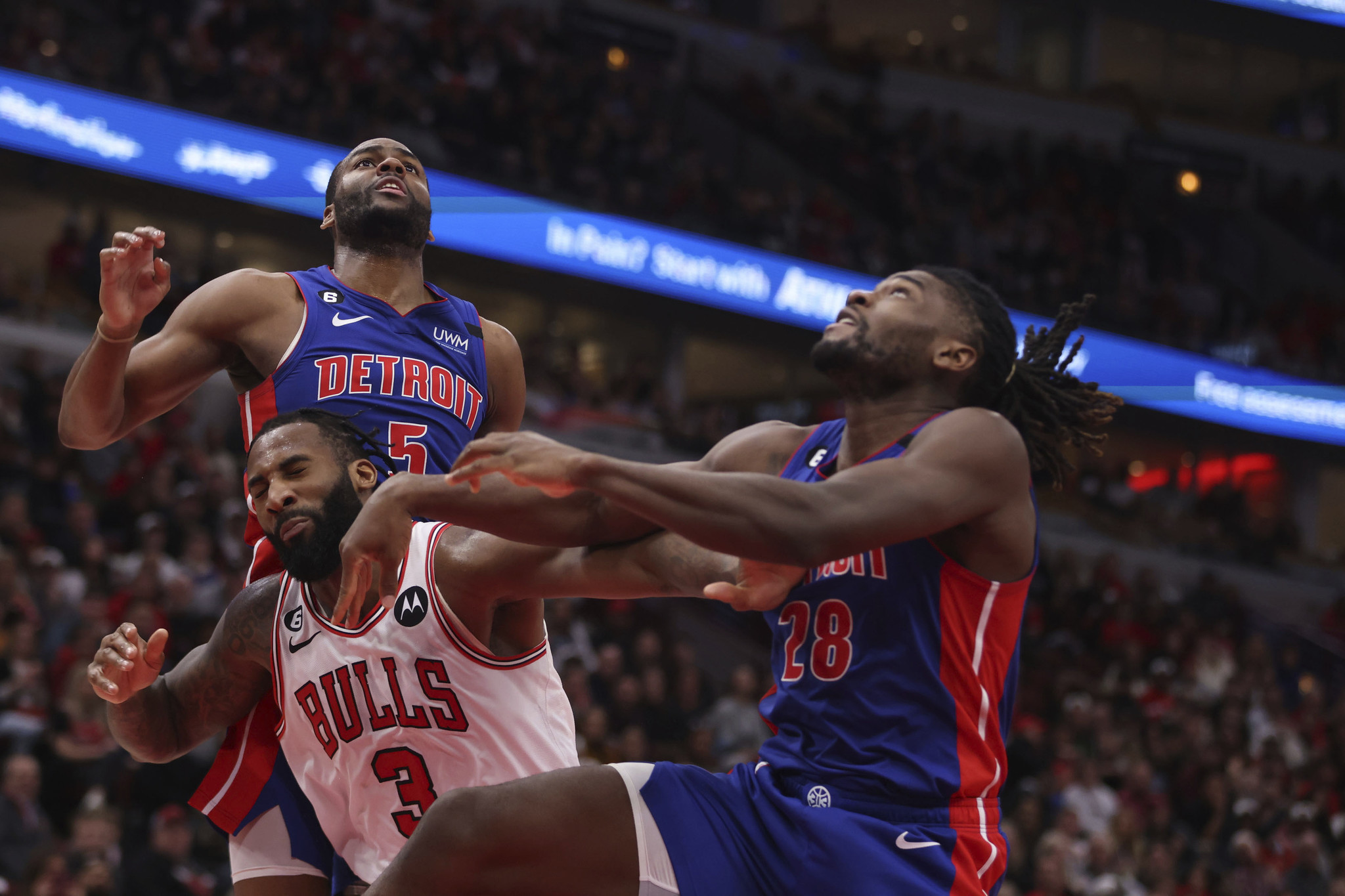 Chicago Bulls guard Michael Jordan goes up for a reverse layup