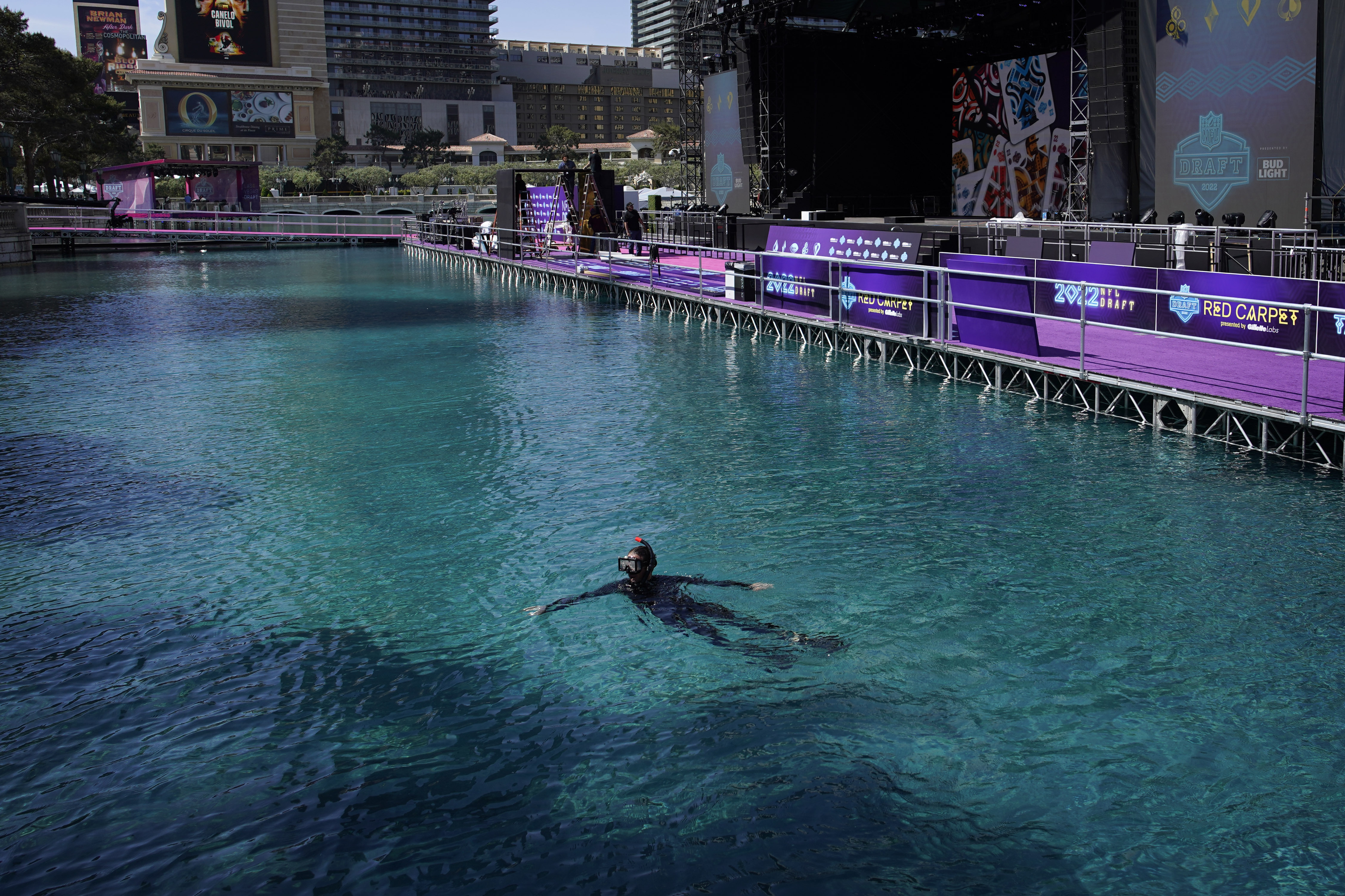 Players At The 2020 NFL Draft Will Need A Boat To Get Taken To A Stage In  The Middle Of The Bellagio Fountains For The Red Carpet - BroBible