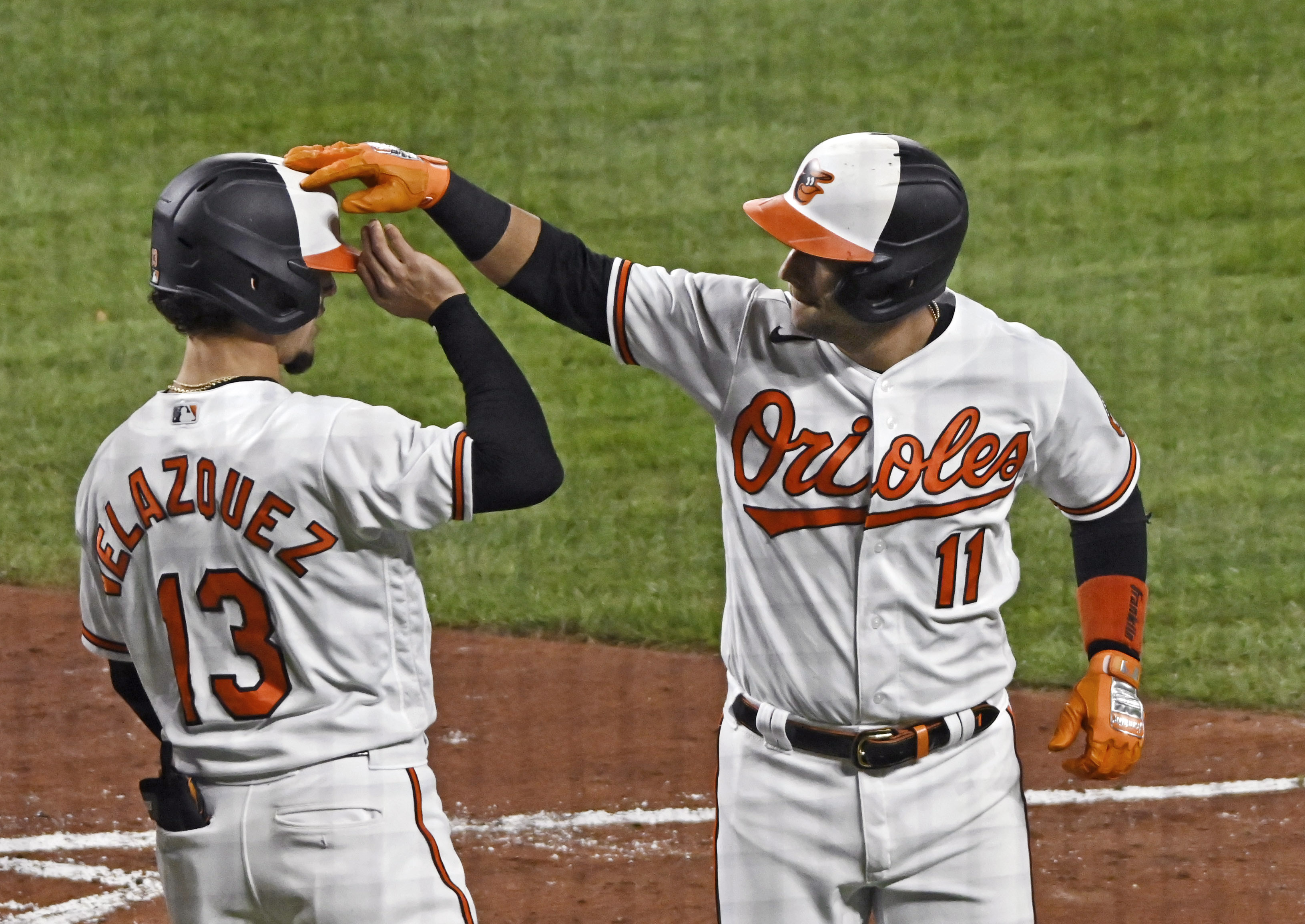 Orioles outscore Royals to take series