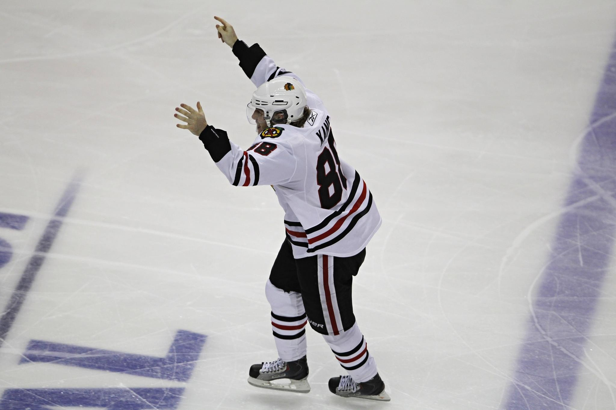 Kane and Blackhawks Force Game 7 Against Kings - The New York Times