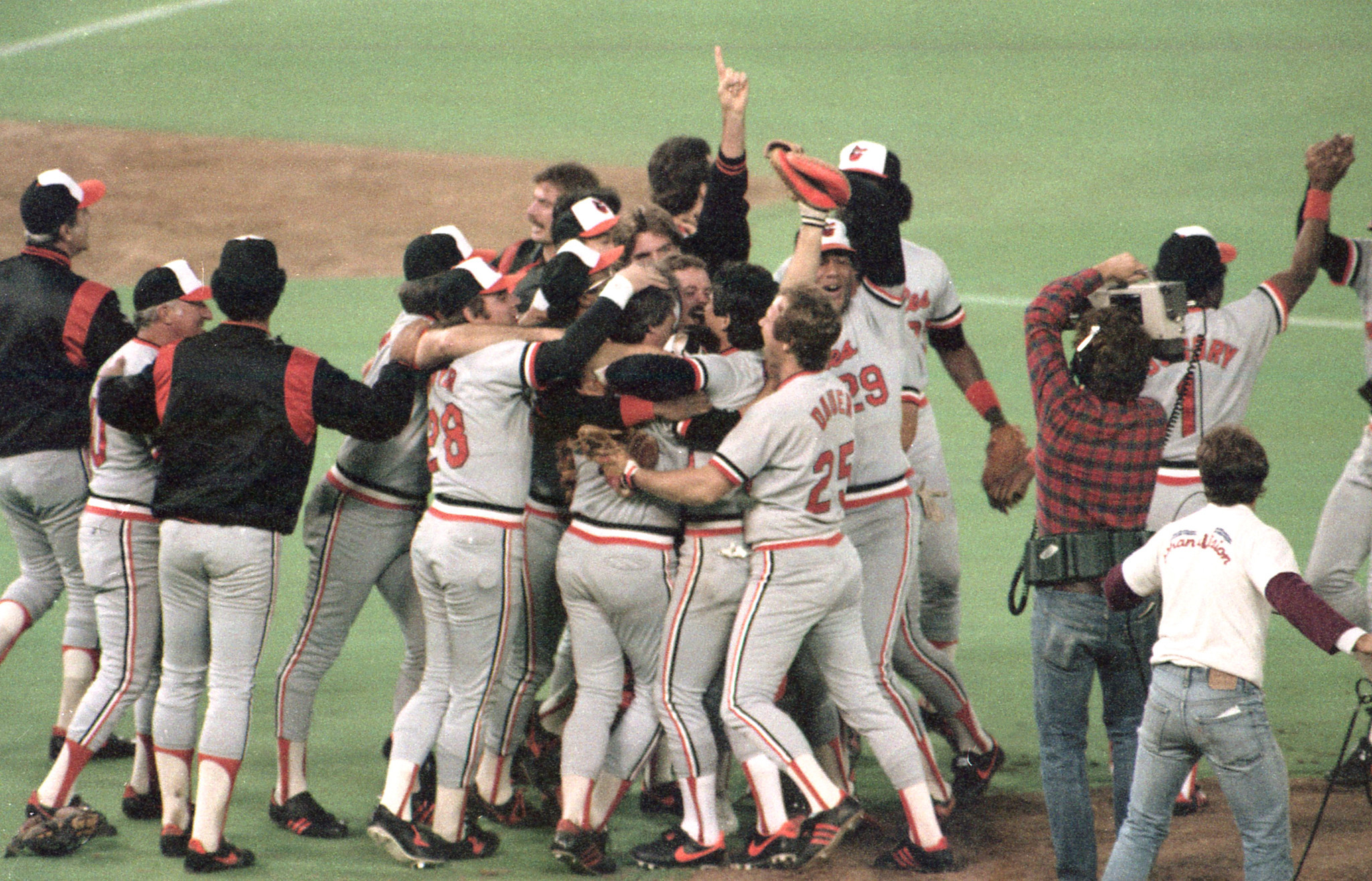 Orioles win 1983 World Series  1983 world series, Baltimore orioles  baseball, Orioles