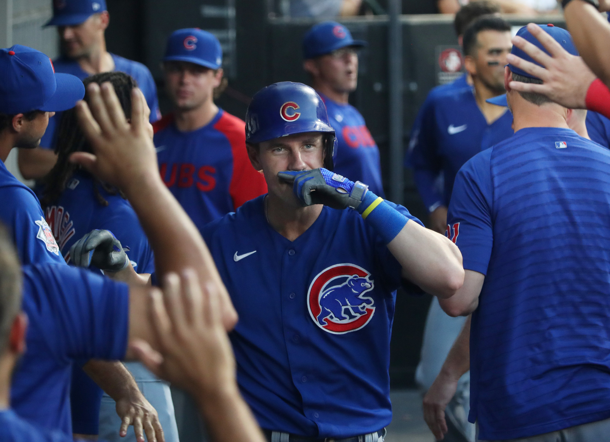Michael Hermosillo's homer highlights a blowout win for the Cubs