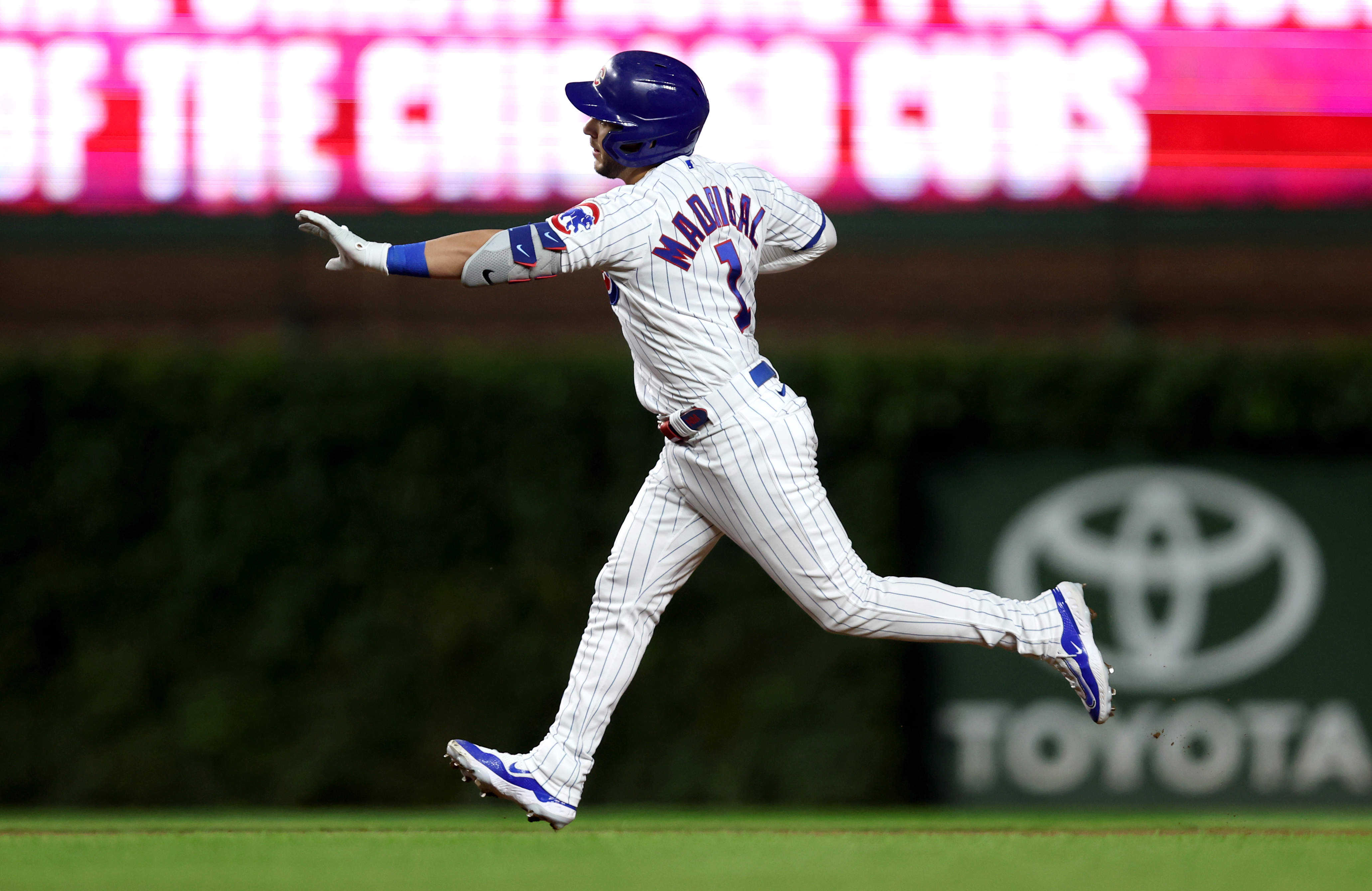 Chicago Cubs on X: For the 4th time, @ARizzo44 is the NL Gold Glove winner  at 1B!  / X
