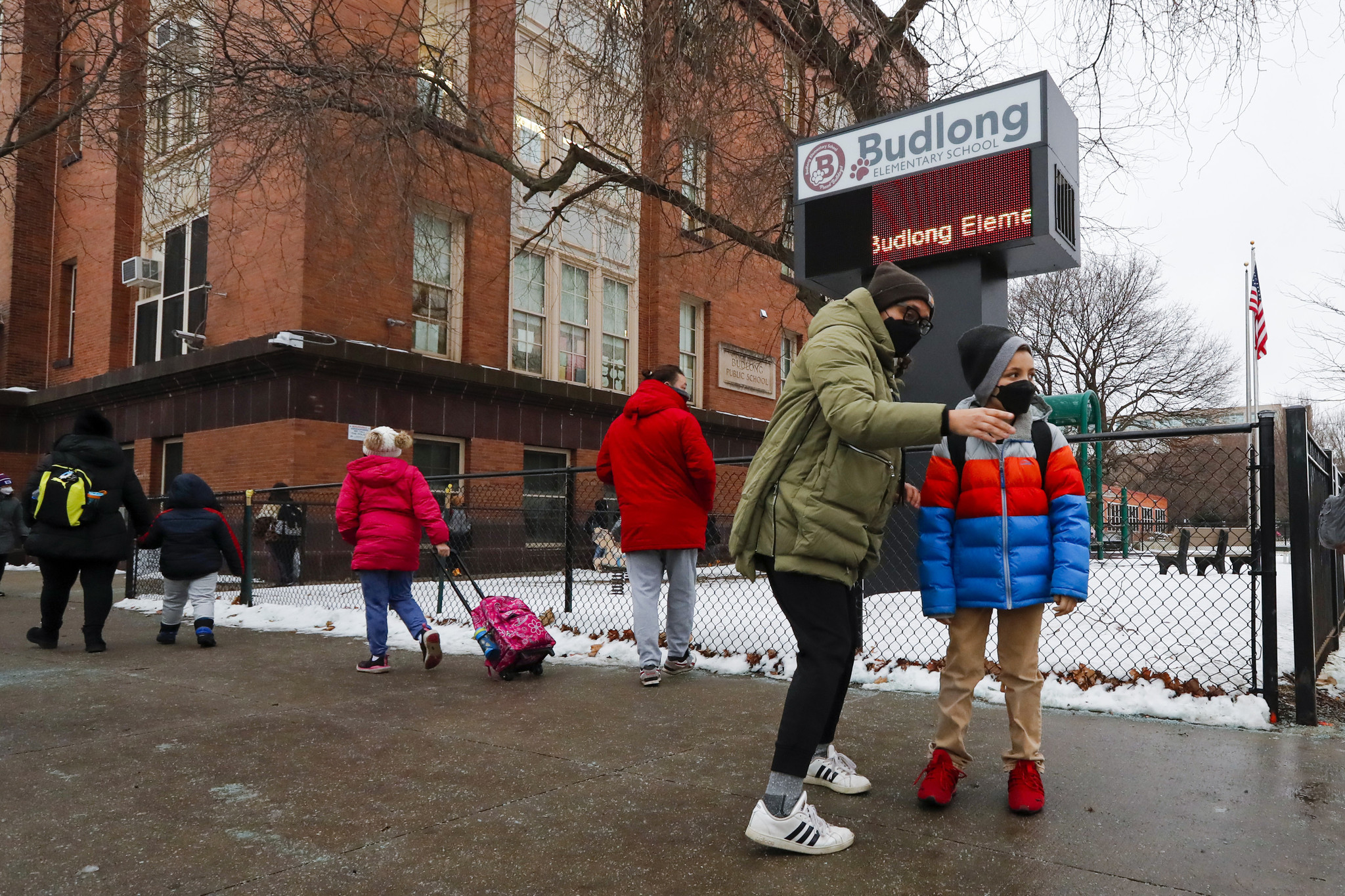 CPS reopening: Here's what the 1st day back was like at one Chicago school  - Chicago Sun-Times