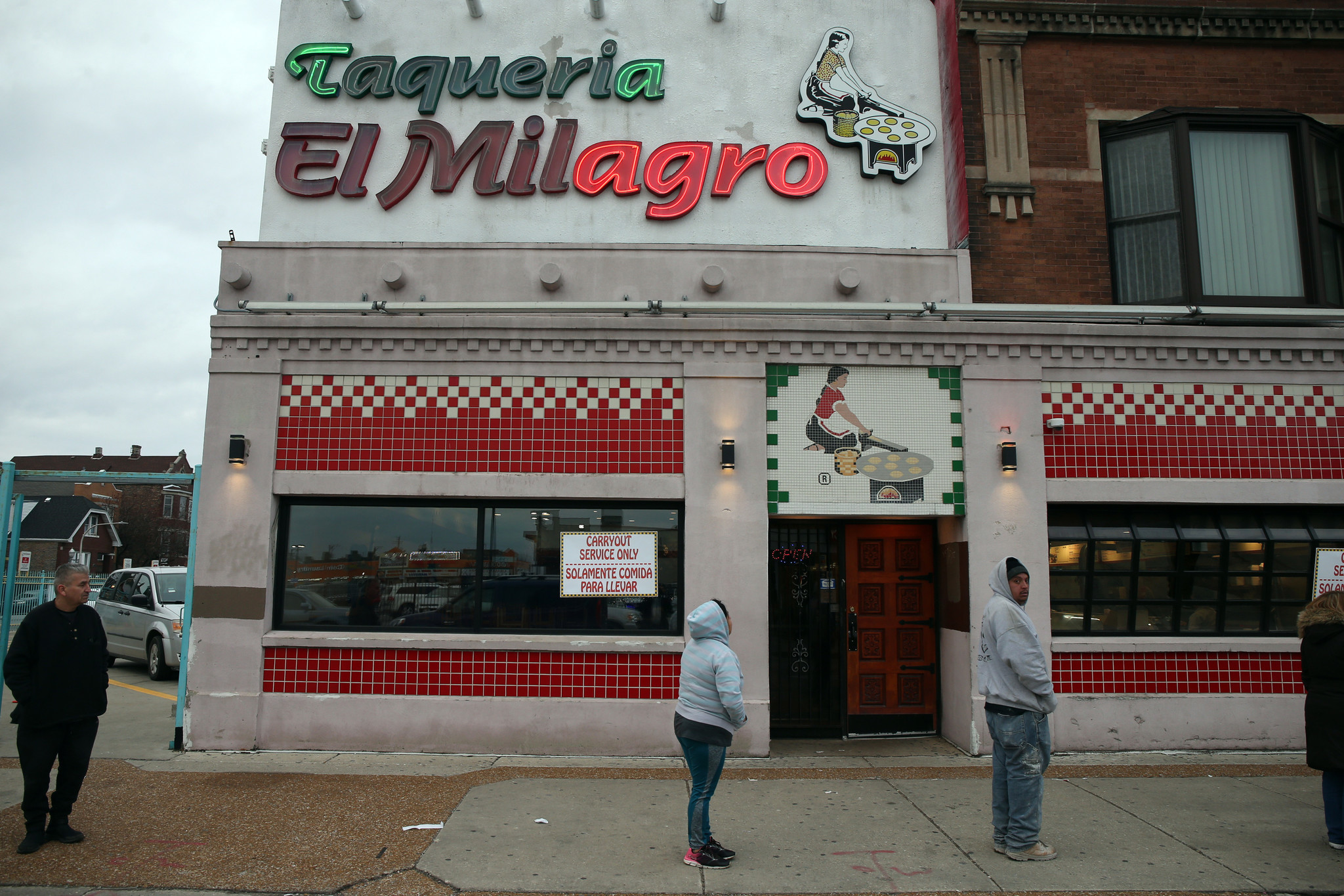 El Milagro temporarily closes plant for cleaning after worker's COVID-19  death; company's corn tortilla output to fall 75% – Chicago Tribune