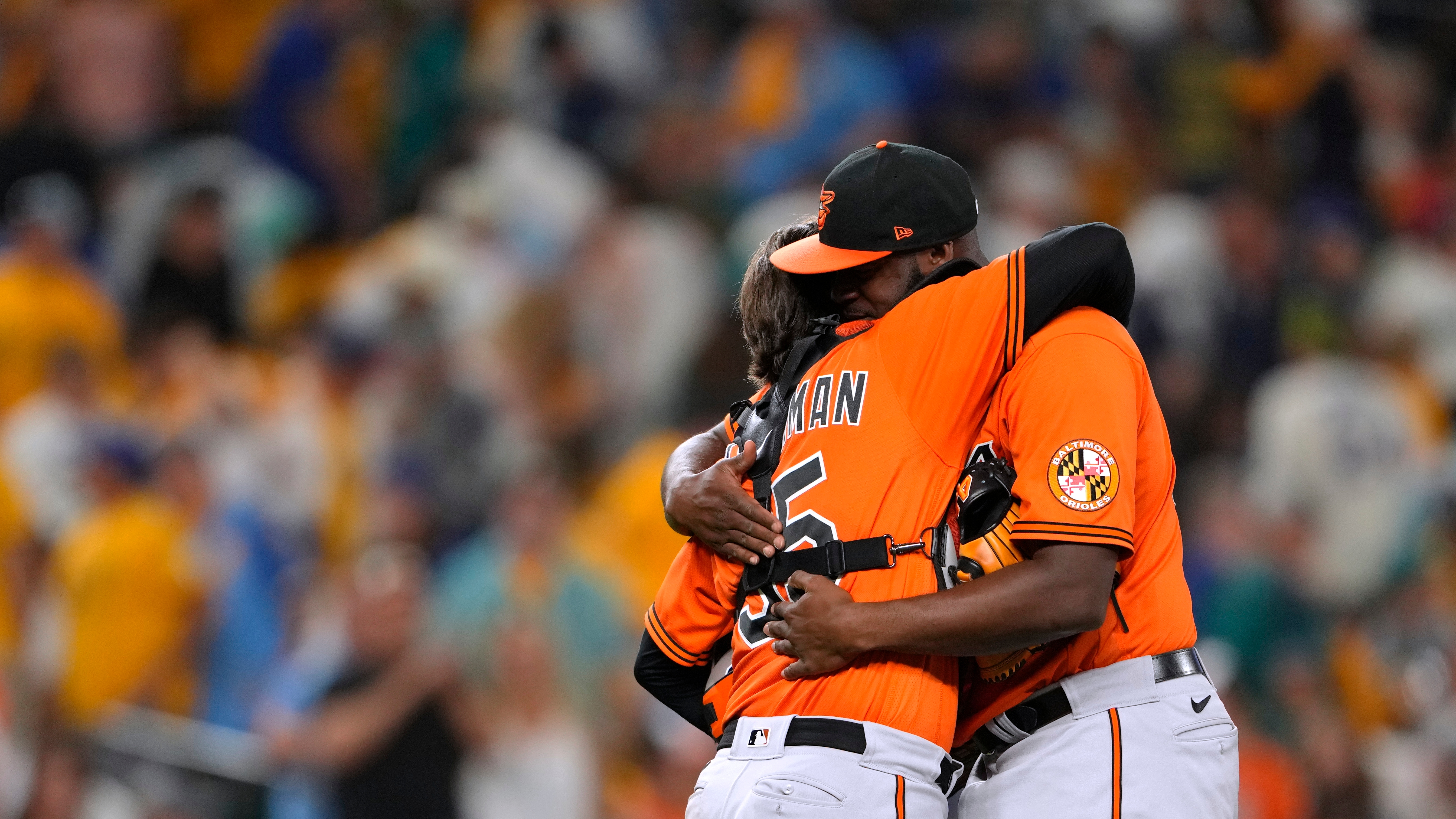 Orioles break through in 10th to beat red-hot Mariners, 1-0, as