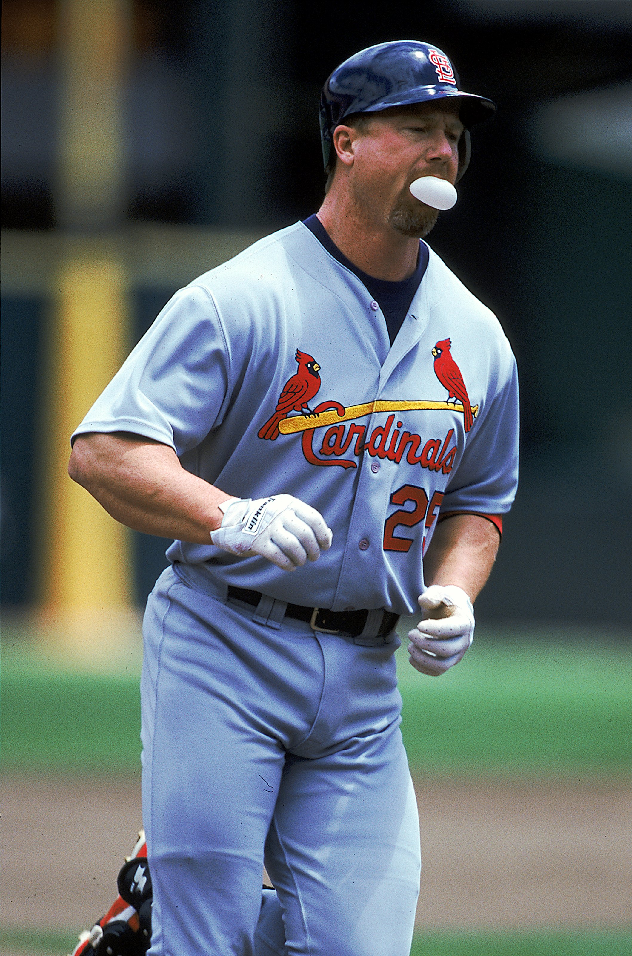 Big leaguers blowing bubbles throughout the years – Daily Press
