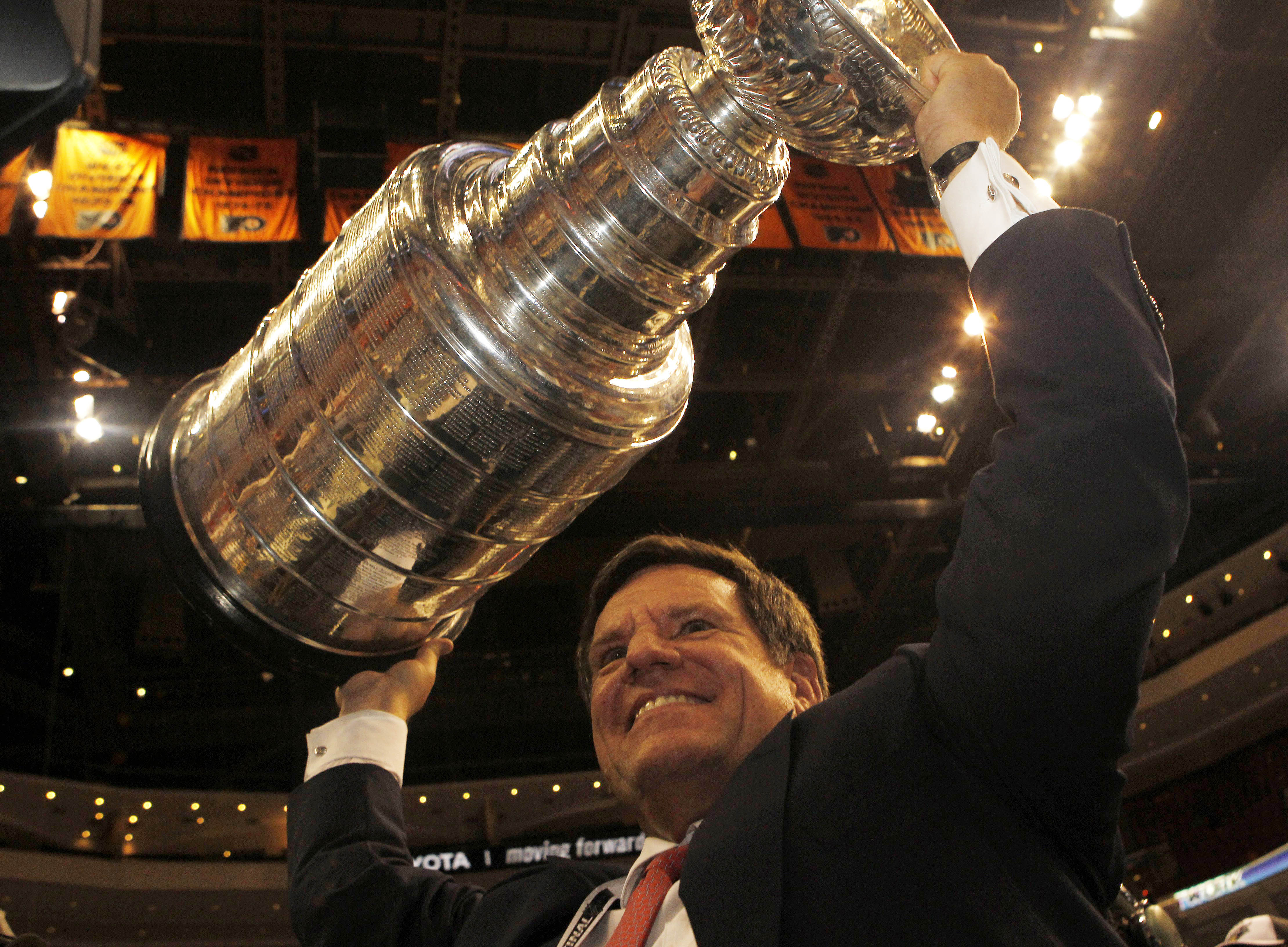 Chicago Blackhawks Owner Rocky Wirtz Passes Away at 70 - The Hockey News
