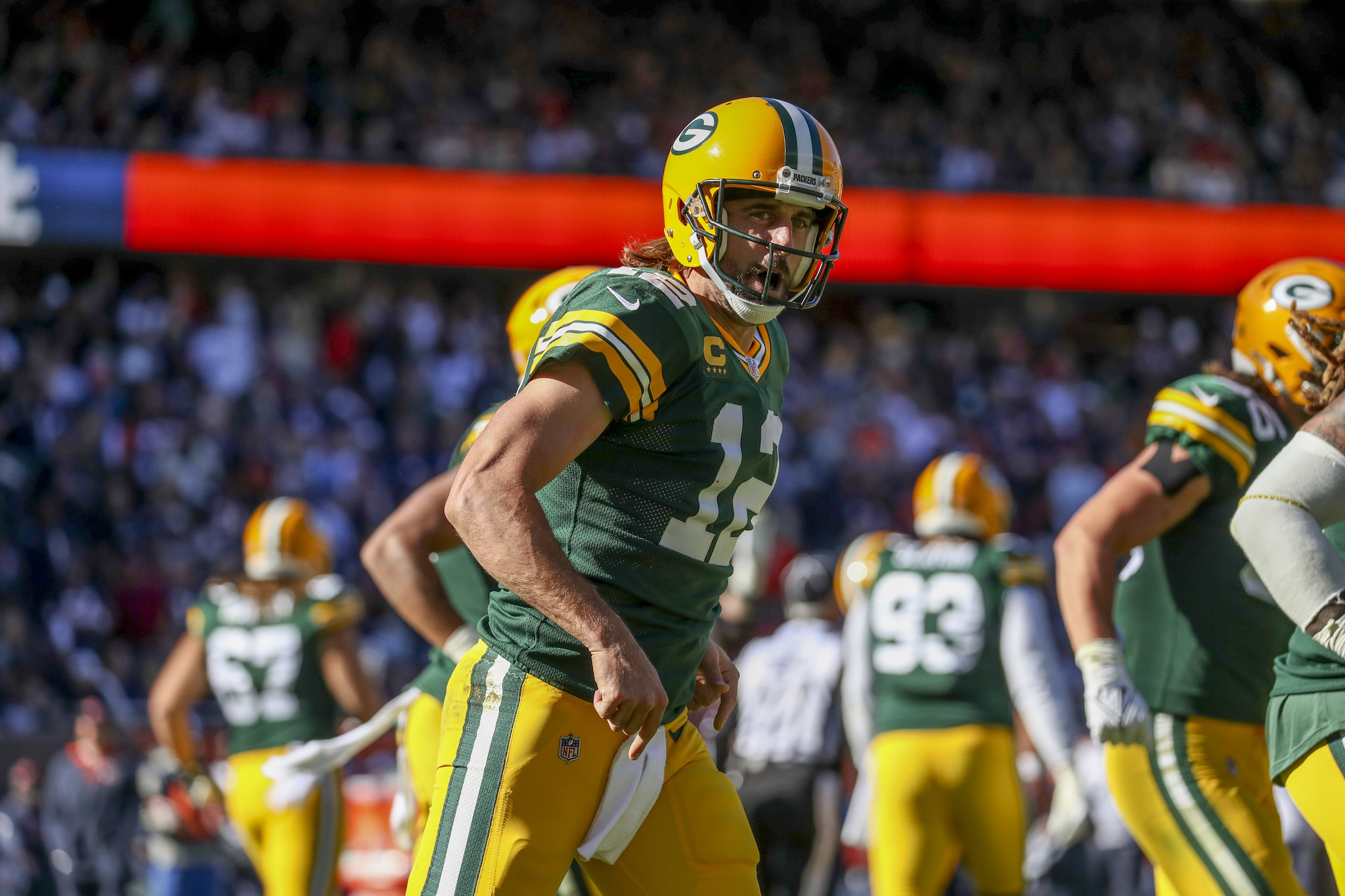 Aaron Rodgers Out After Positive Coronavirus Test - The New York Times