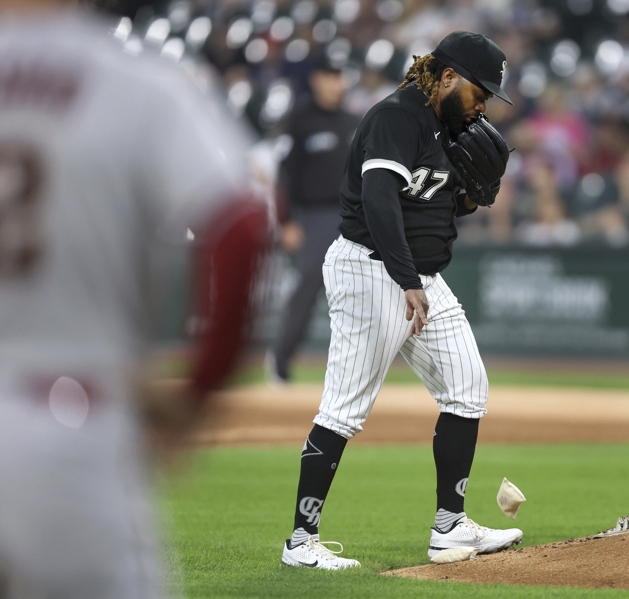 Johnny Cueto gives another 8 strong innings, but White Sox fall in  road-trip opener - Chicago Sun-Times