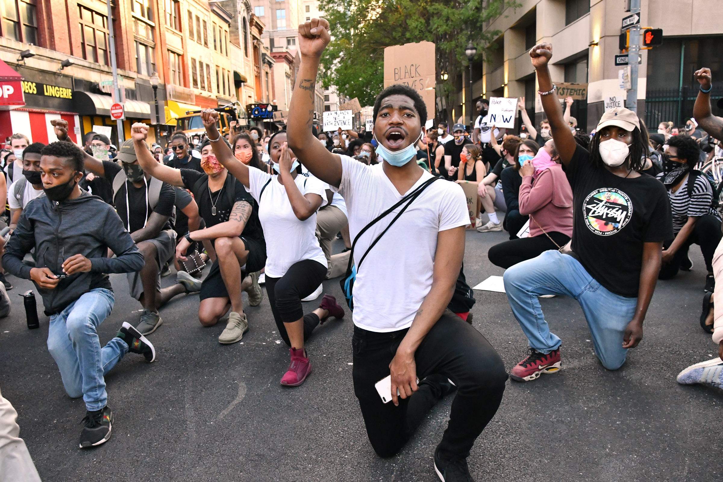 Civility, activism and education as Baltimore marks sixth night of protests with peaceful reflection. And food. – Baltimore Sun