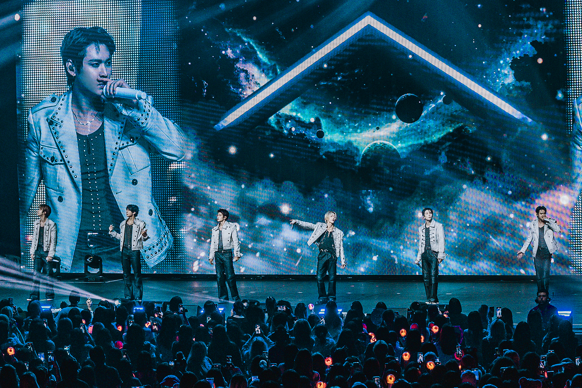 Fans show up big for RIIZE's 'RIIZING LOUD' tour – Annenberg Media