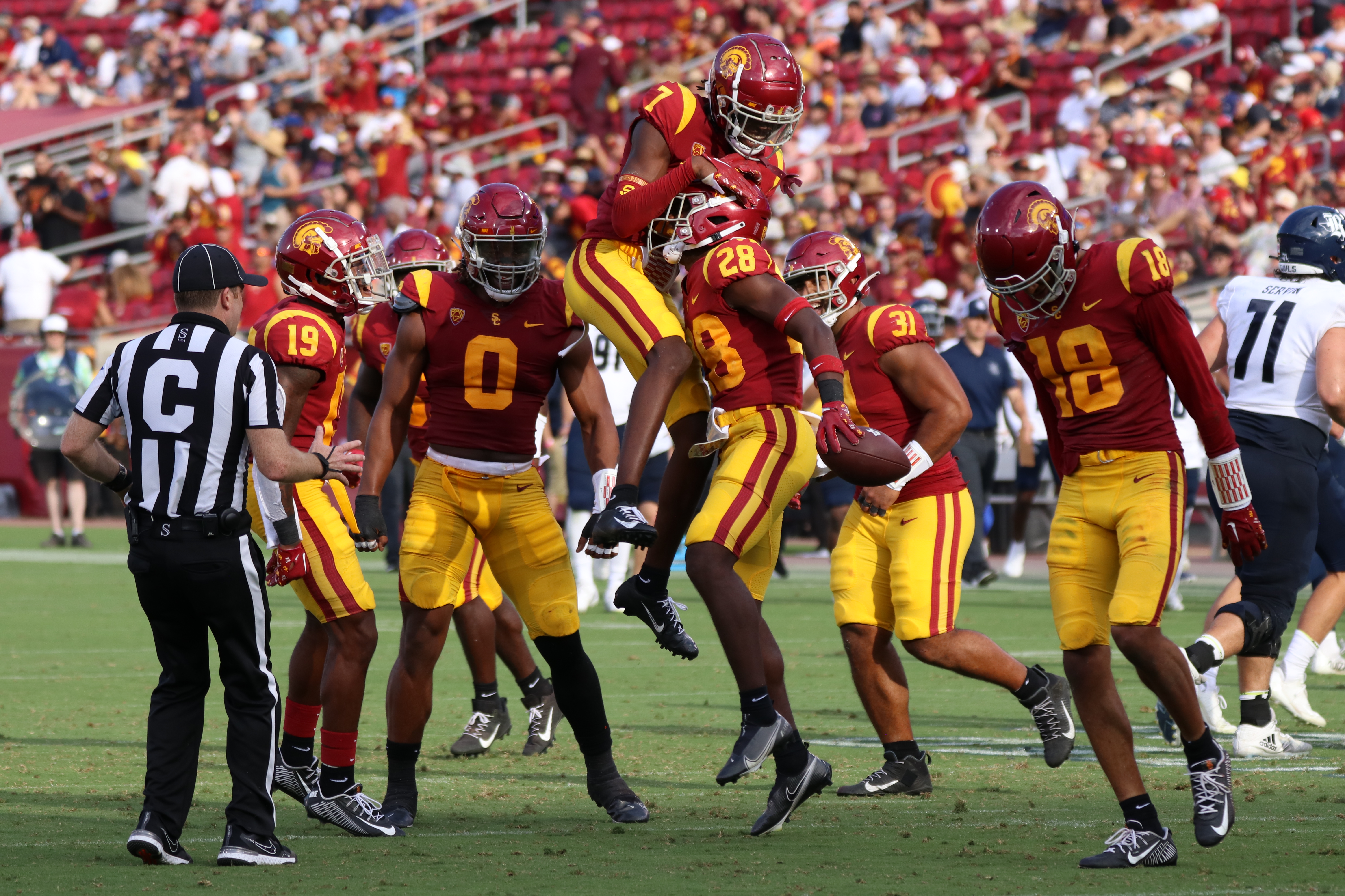 Despite an odd offseason, USC's defense is ready to go