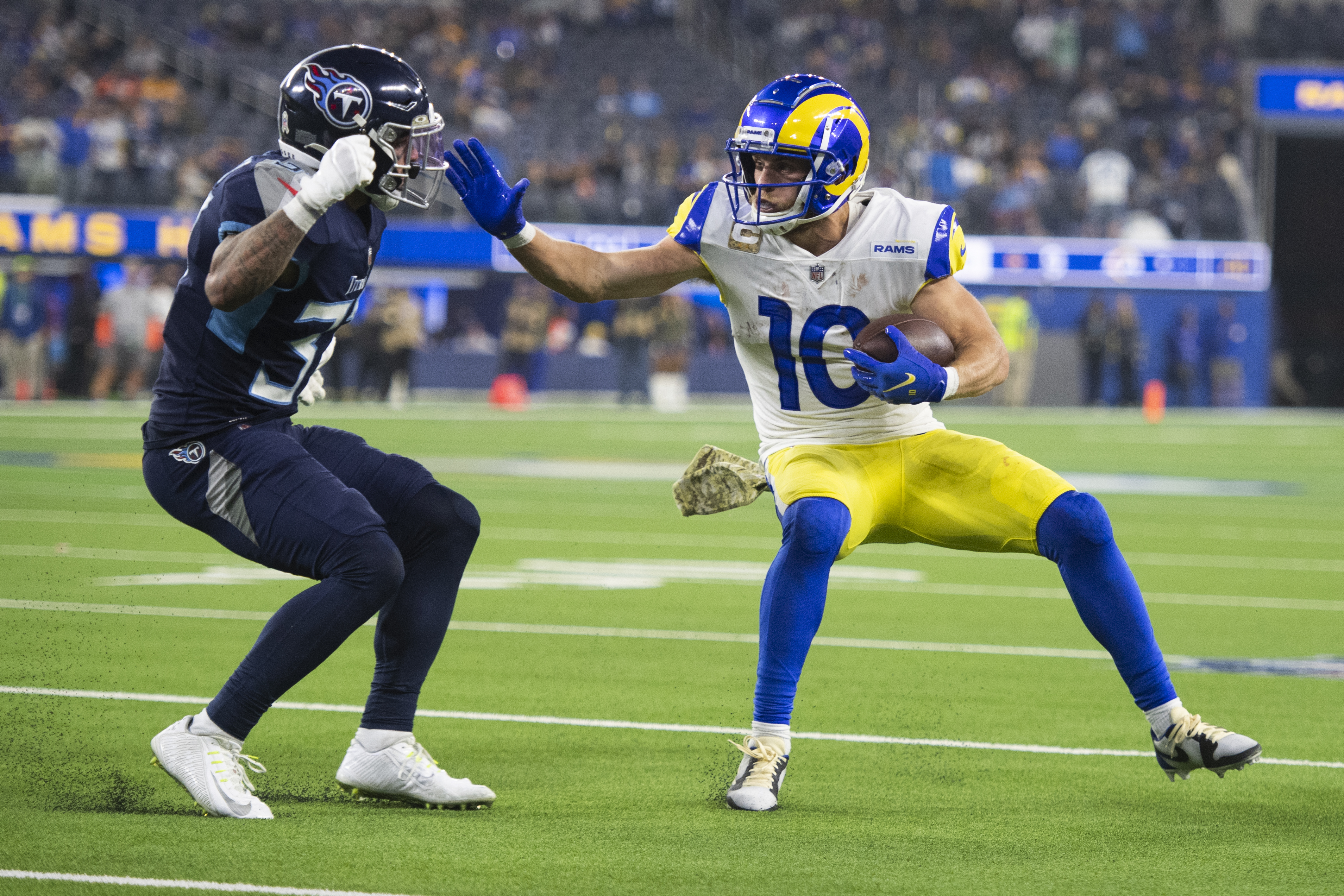 WATCH: Ja'Marr Chase makes diving one-handed grab in Super Bowl LVI