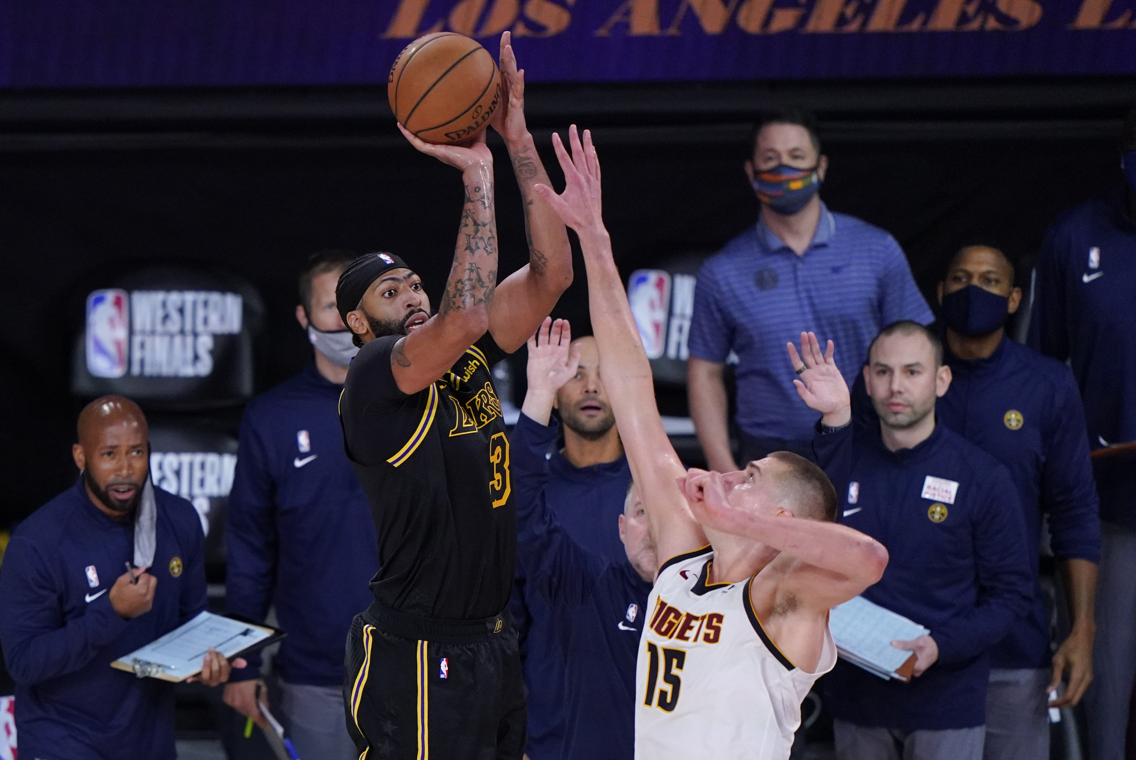 Anthony Davis takes blame for Lakers' meltdown in buzzer-beater