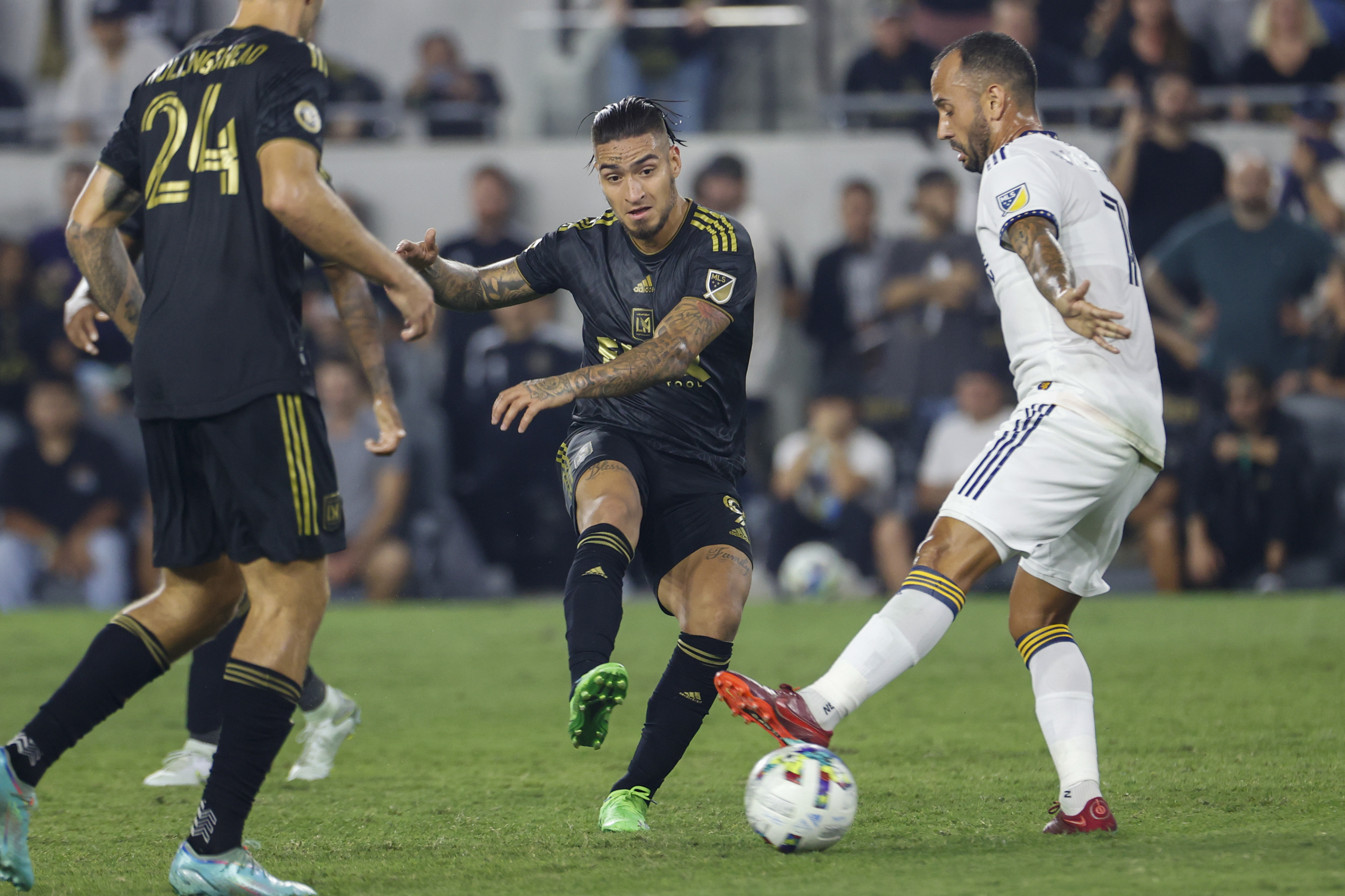 MLS Footnotes: LAFC, Galaxy worlds apart ahead of first meeting of season