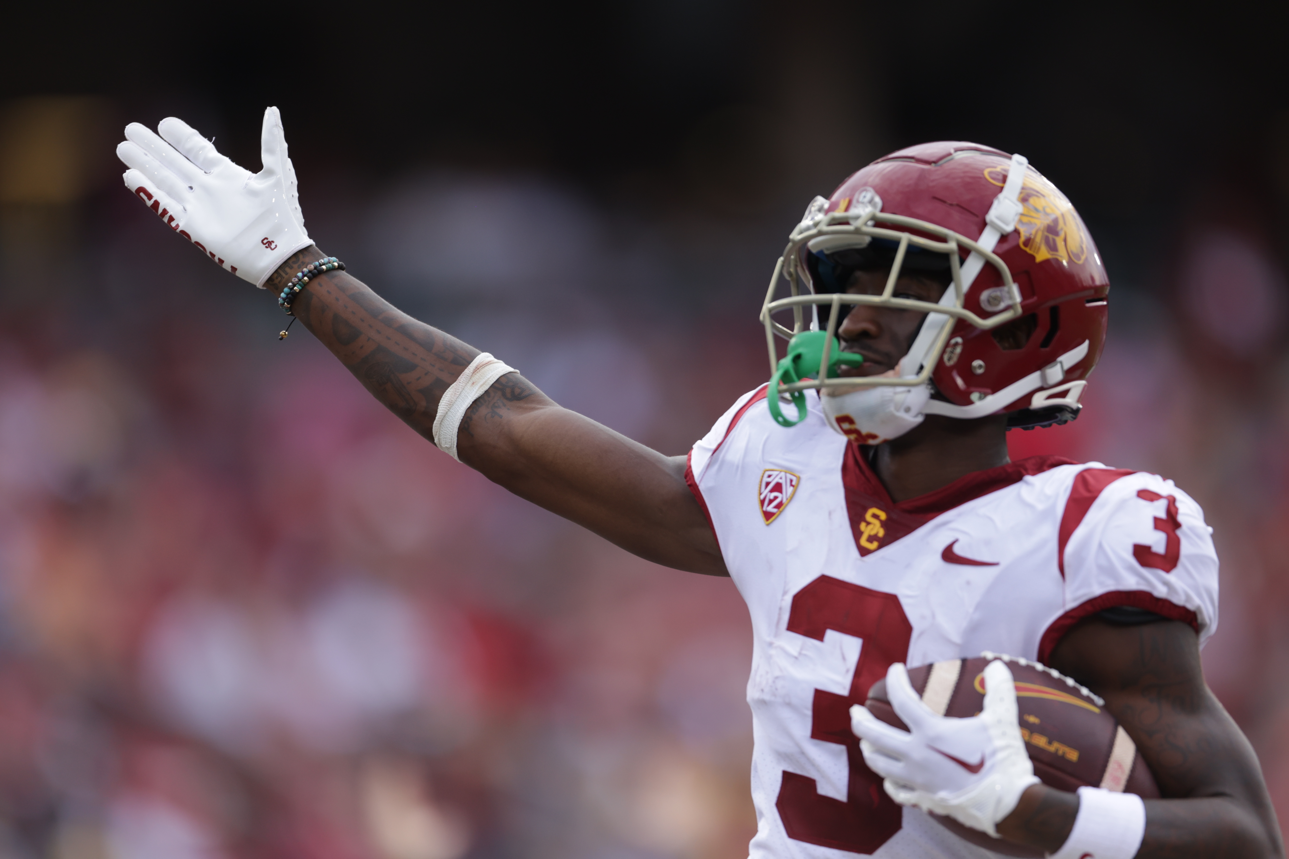 Keyshawn Johnson, Jason Reid discuss breaking barriers during Annenberg  panel – Annenberg Media