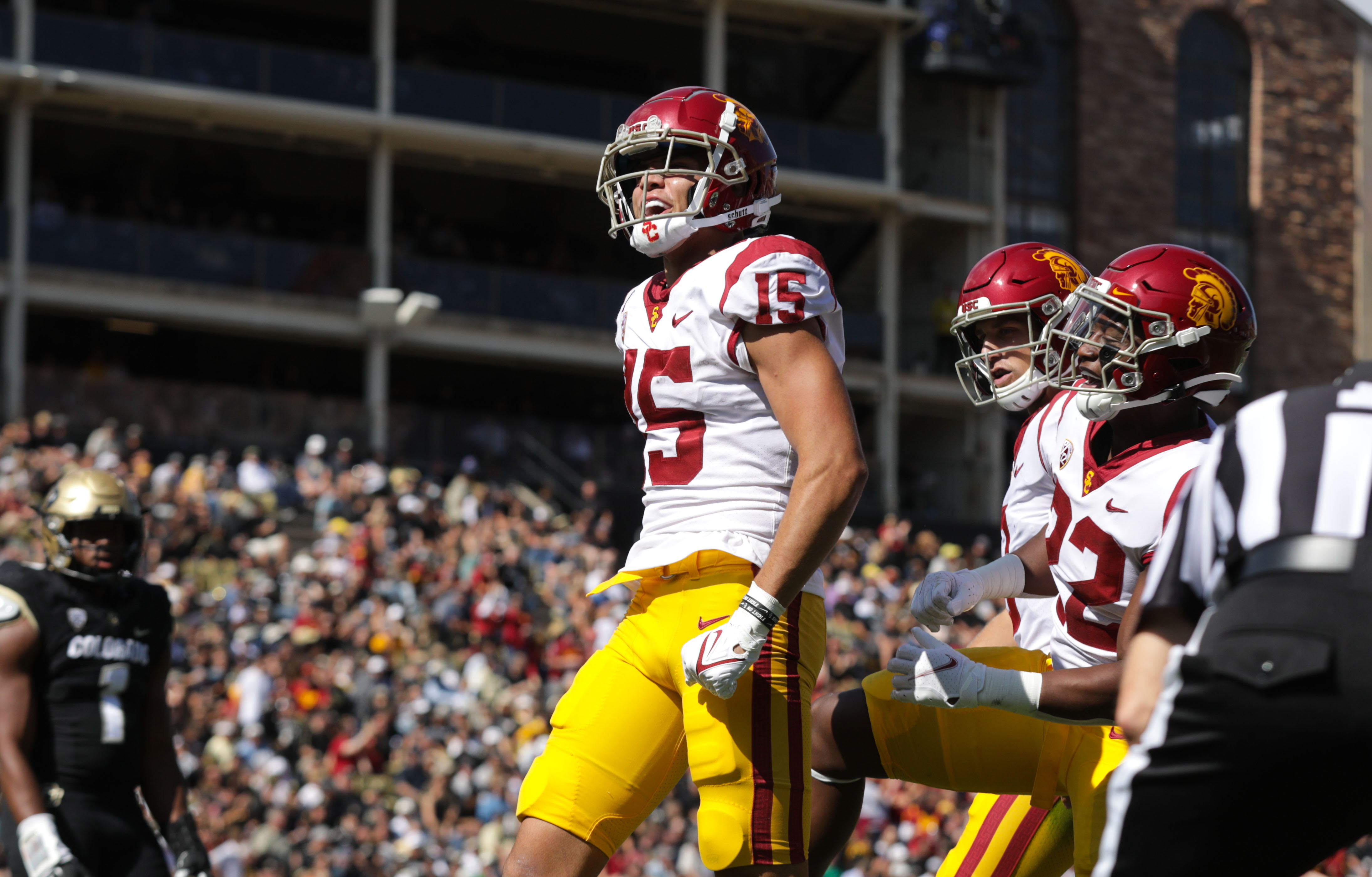 JuJu Smith-Schuster defended by former USC football players over