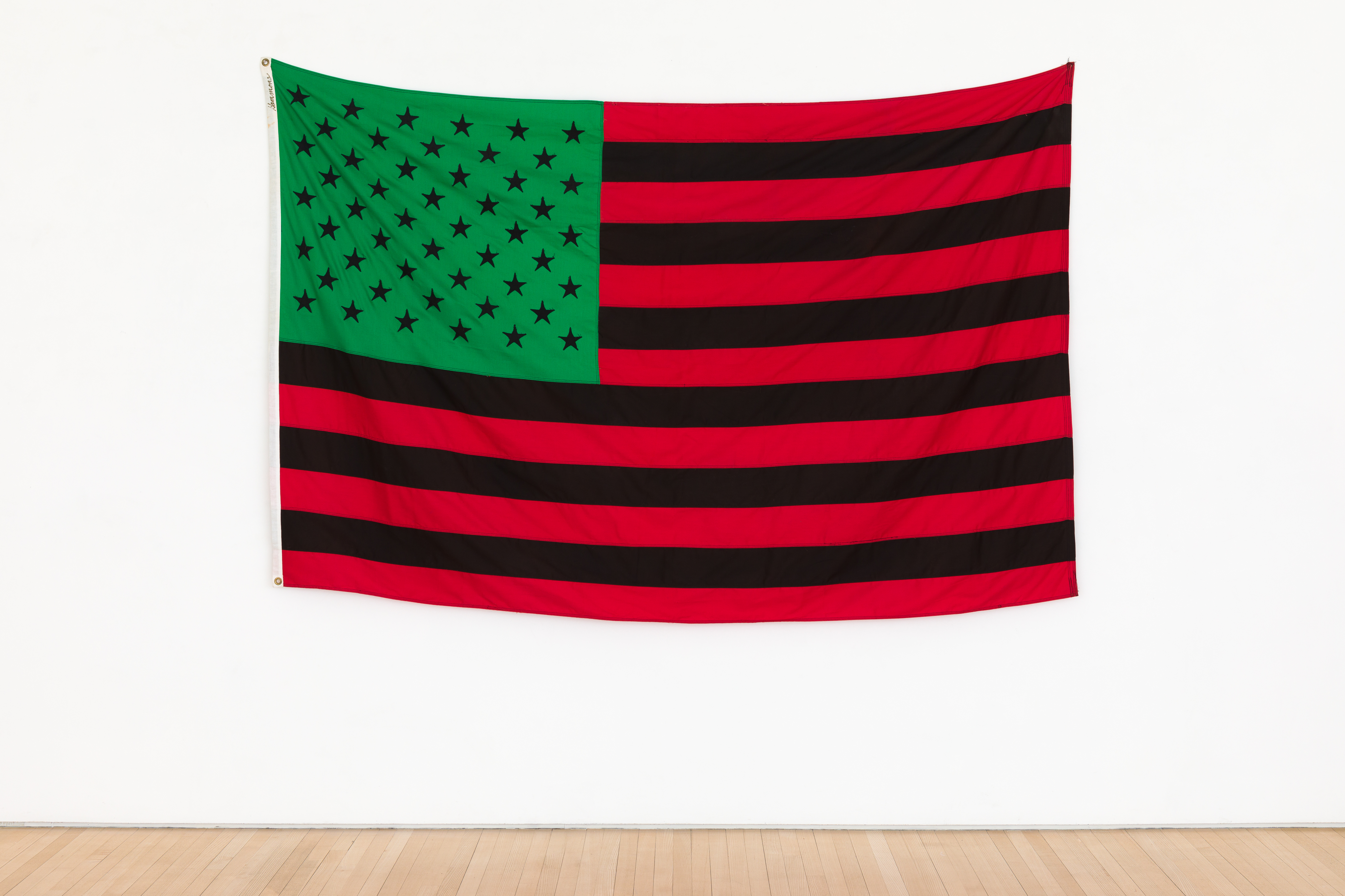 Original Smithsonian mit amerikanischer Flagge