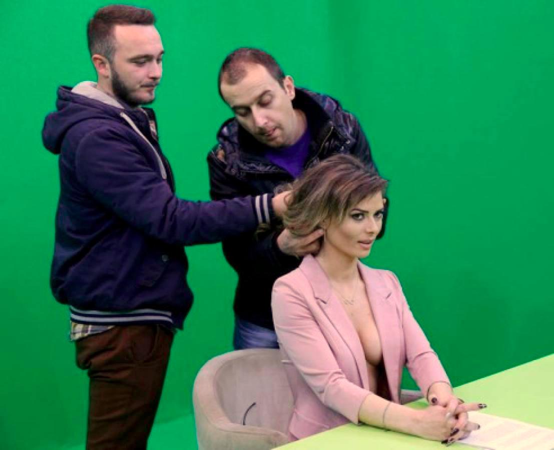 Video: Así es el canal de televisión que muestra a sus presentadoras casi  desnudas y que causa furor en Albania | Vanguardia.com