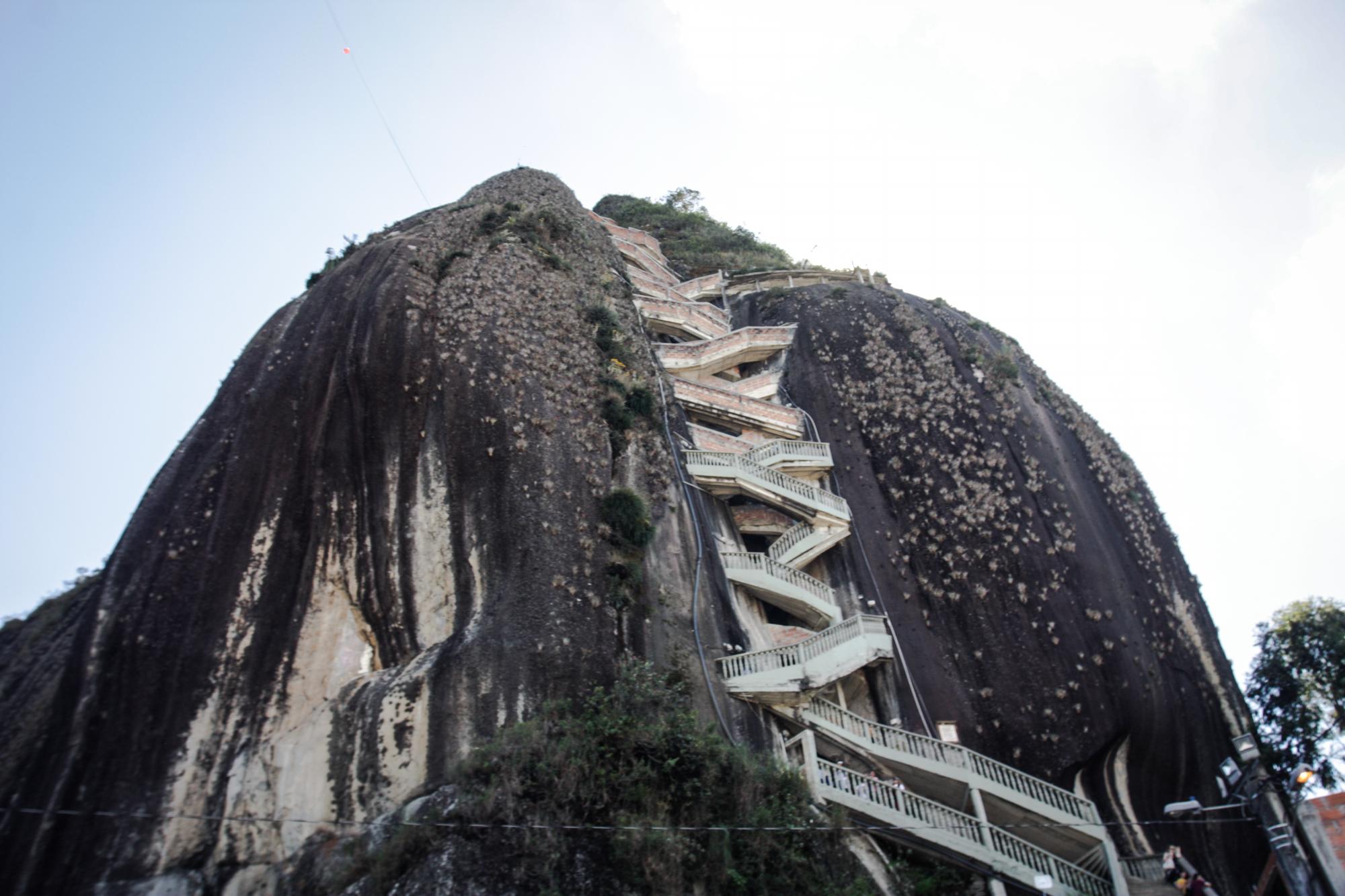 No hay respeto: grabaron video pornográfico en las escaleras de la piedra  de El Peñol | Vanguardia.com