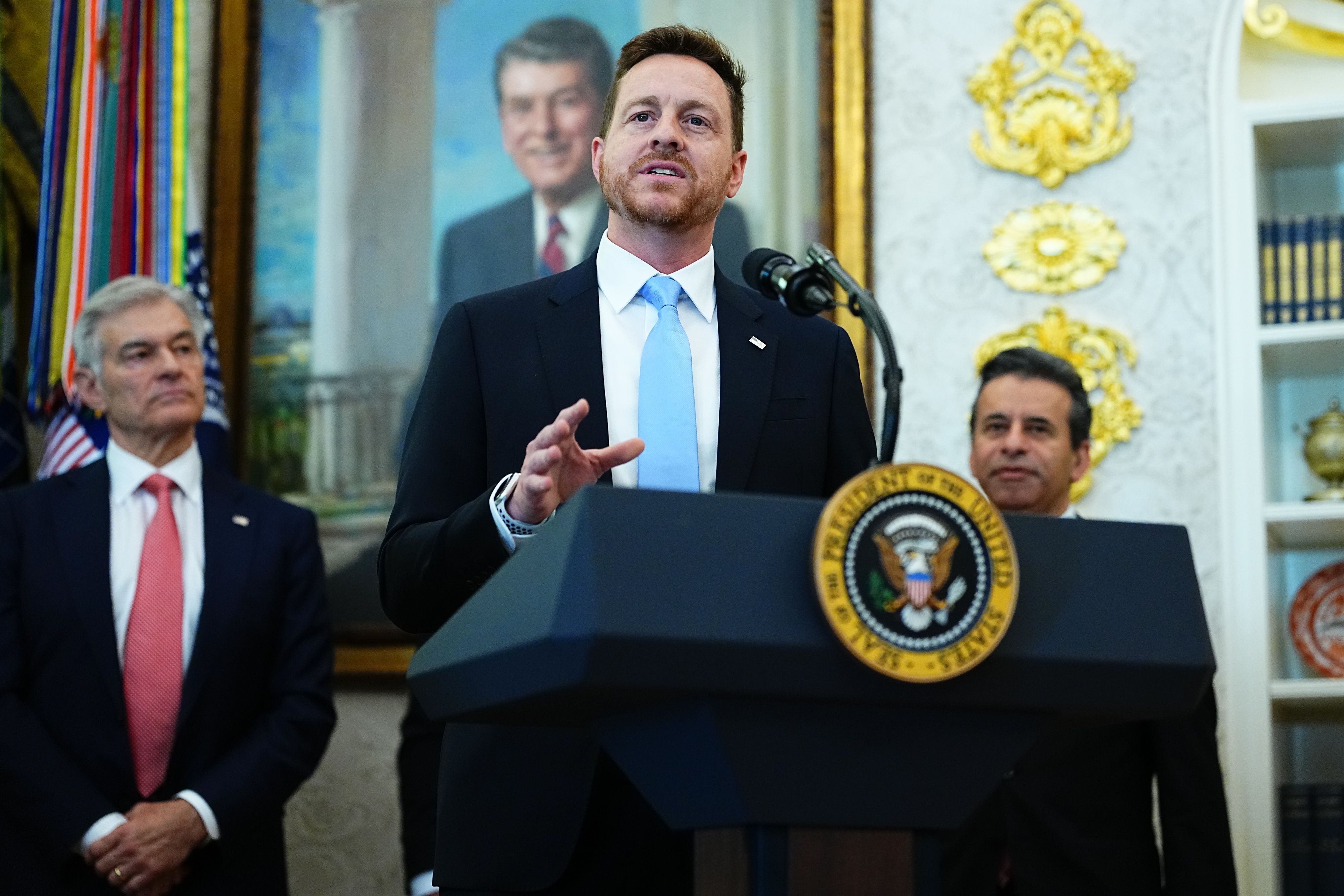 Chris Klomp at the Oval Office last year. (Aaron Schwartz/Pool/EPA/Shutterstock)