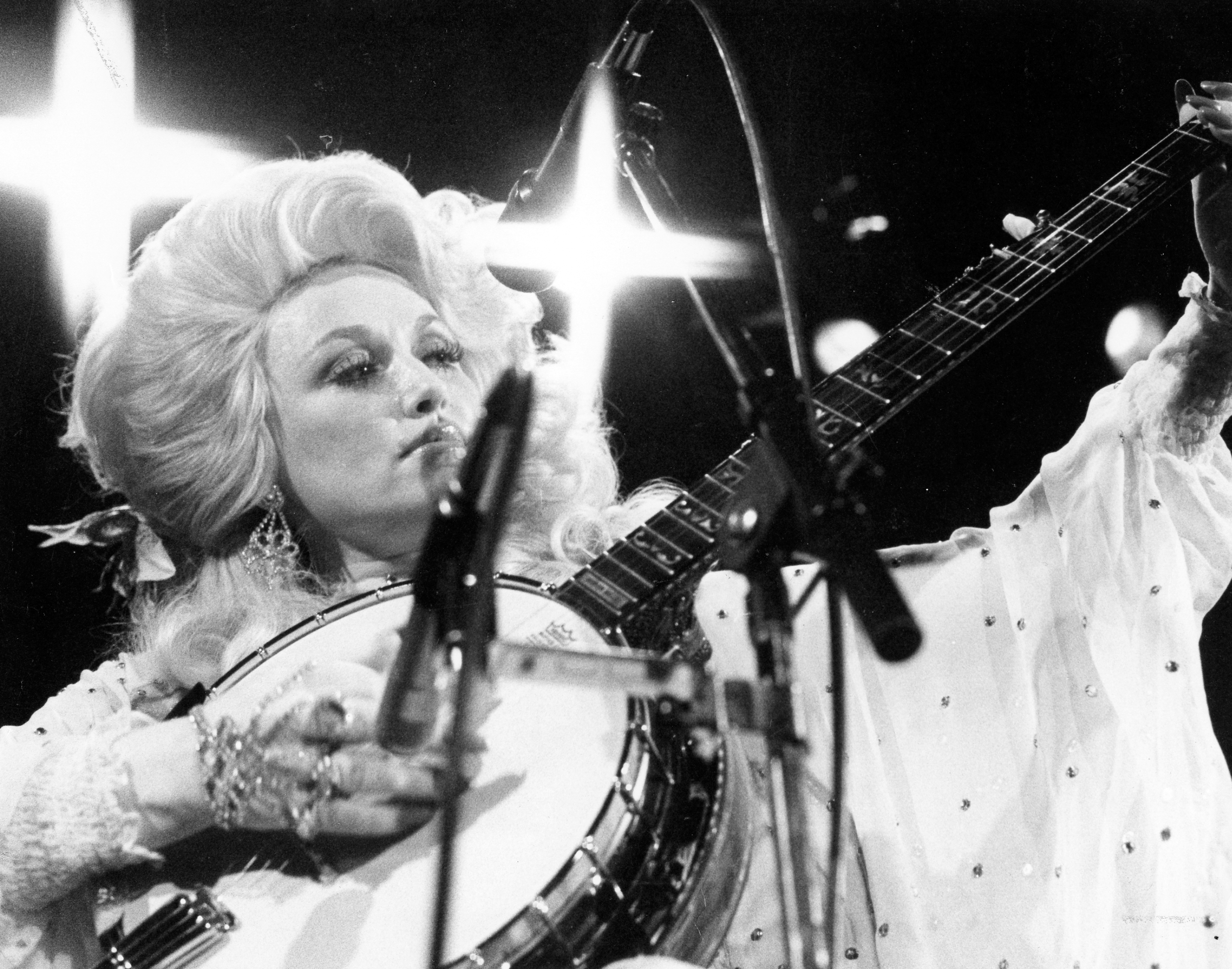 Onstage in 1977. (Nancy Barr Brandon/MediaPunch)