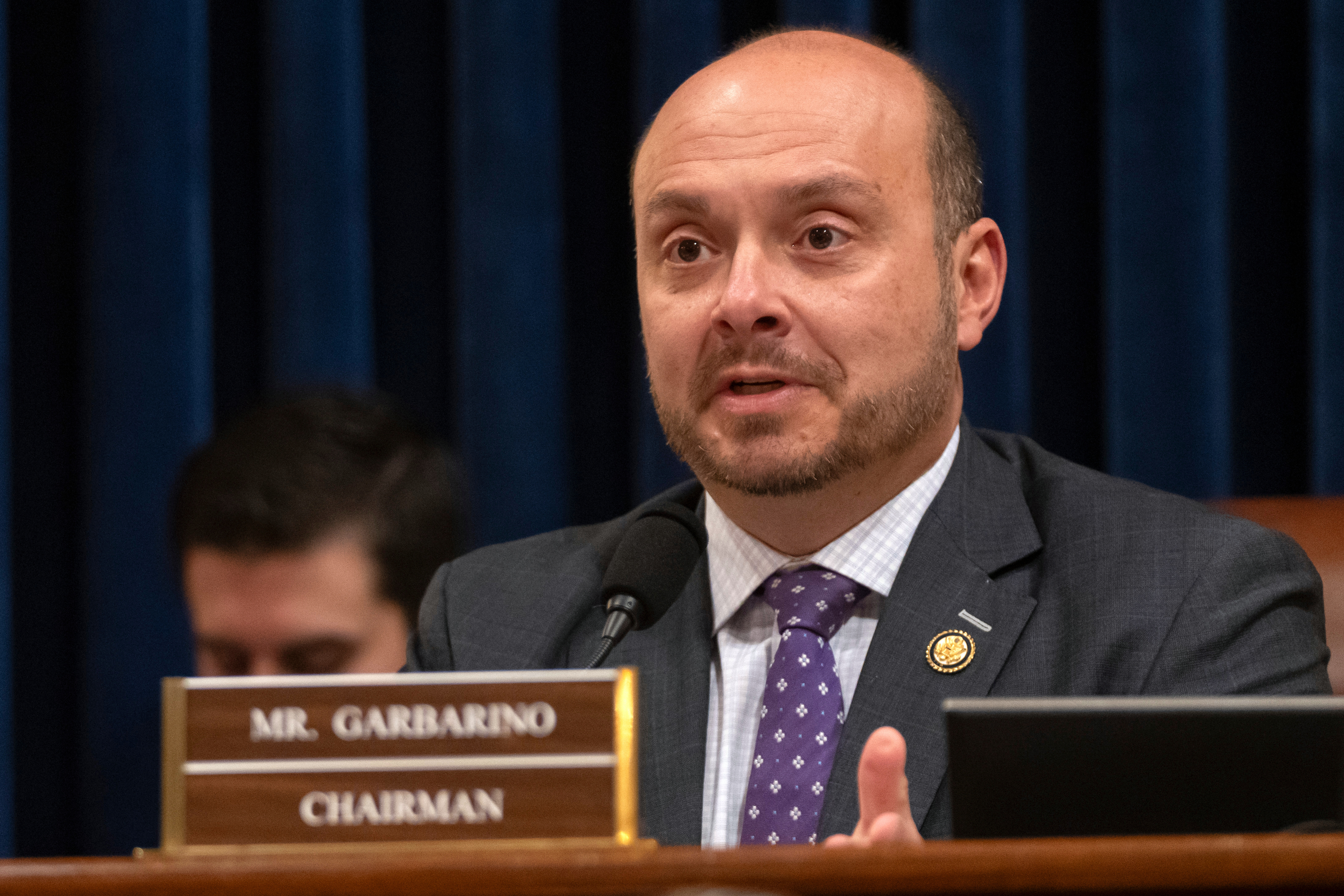 Moderate Republican Willing to Break with Party Is Set to Lead Ice Hearing